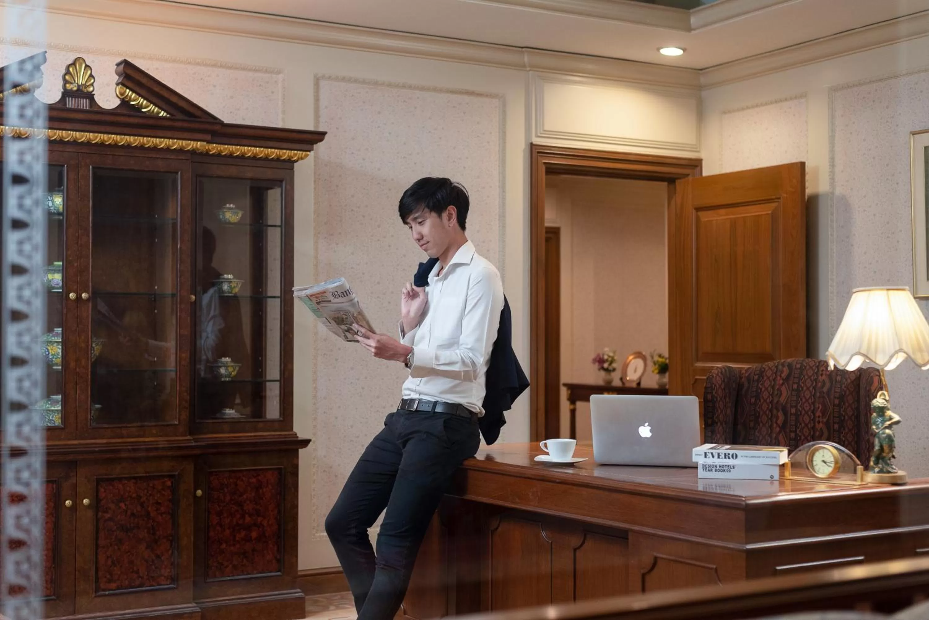 People in The Emerald Hotel