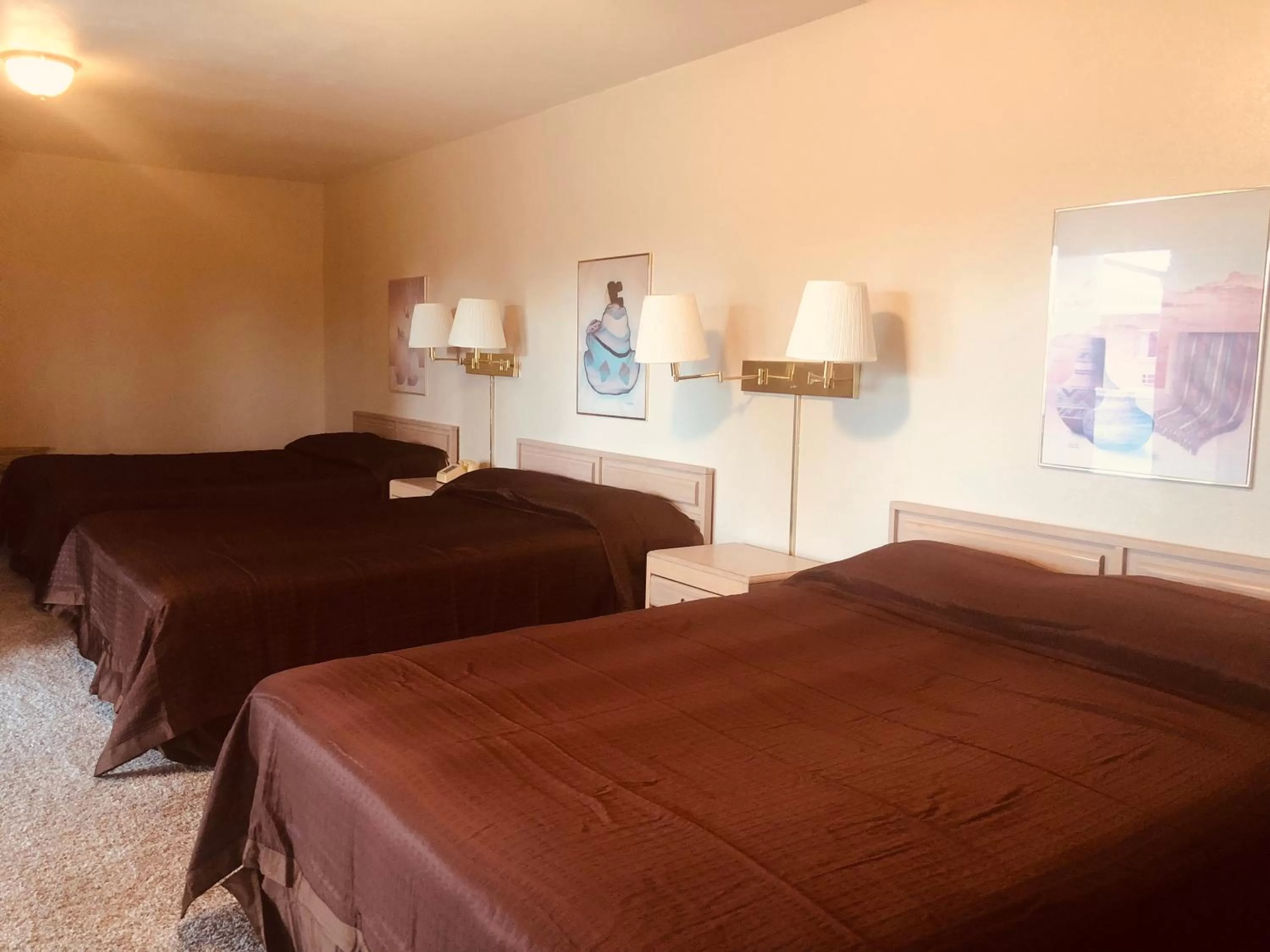 Bed in Bryce Way Motel