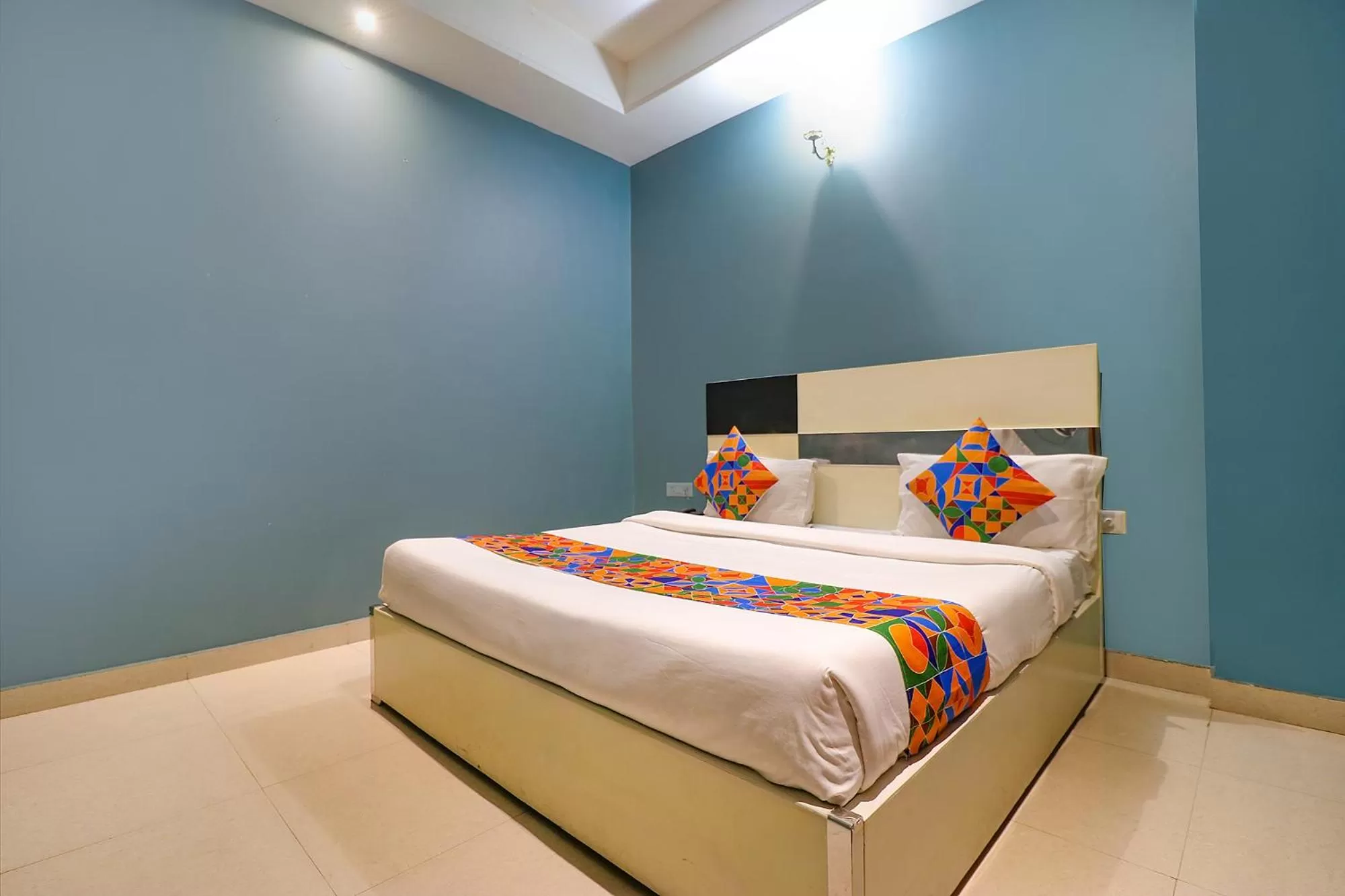 Photo of the whole room, Bed in FabHotel Maxx Inn