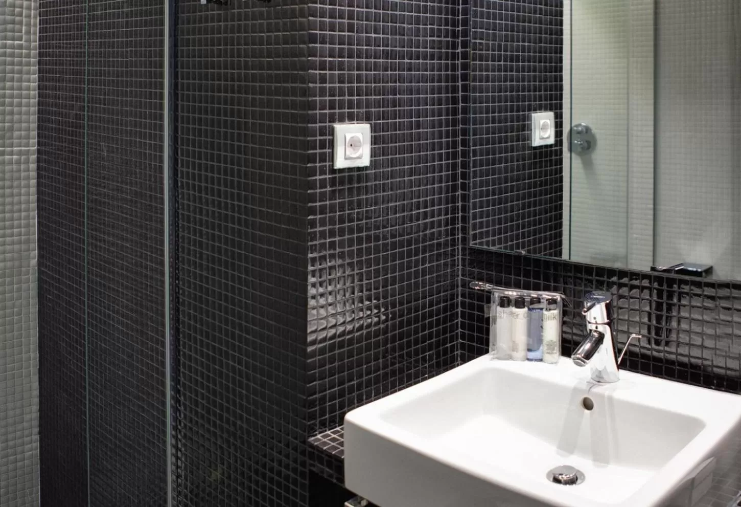 Bathroom in Hotel Gran Derby Suites, a Small Luxury Hotel of the World