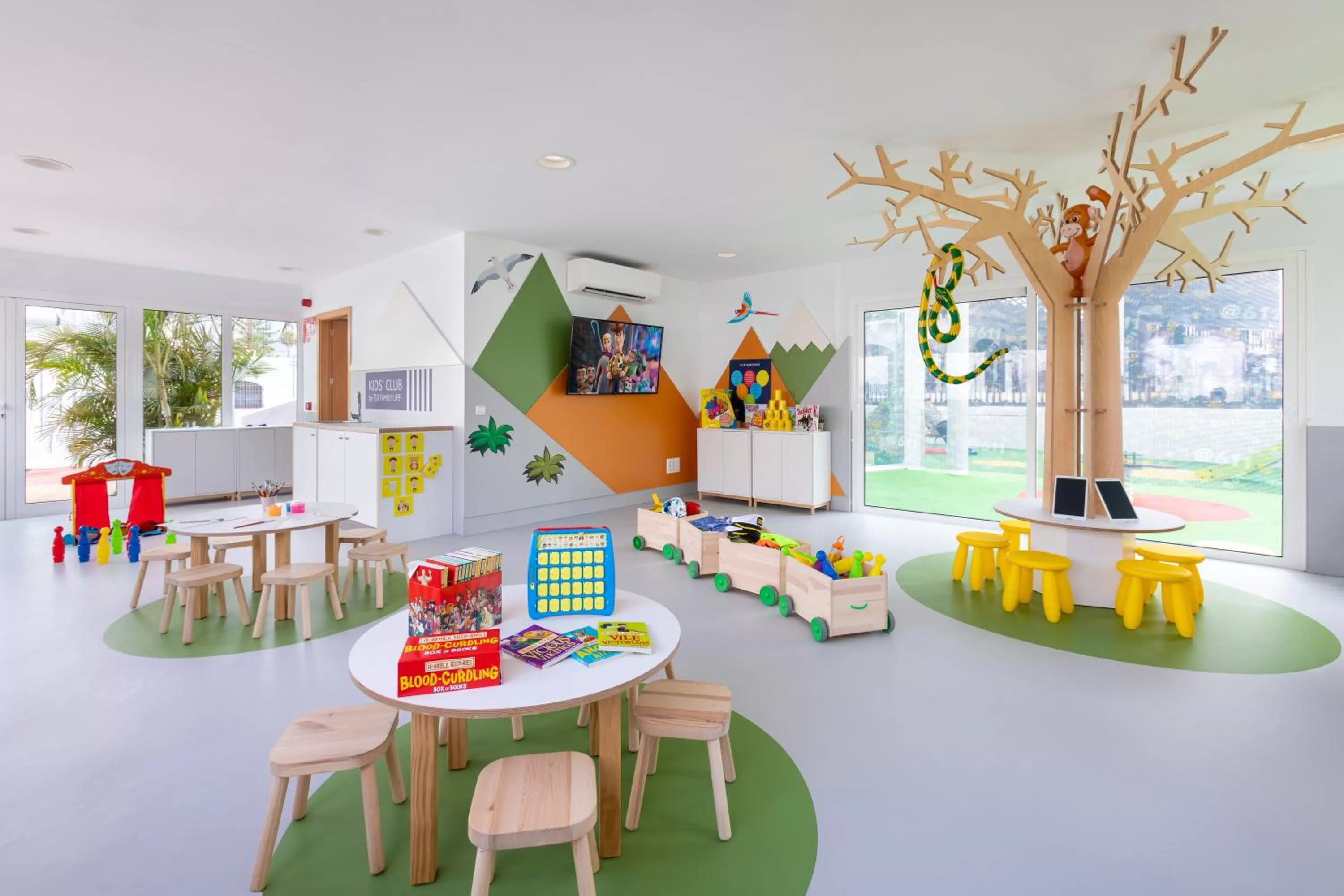 Kids's club in HD Parque Cristobal Tenerife