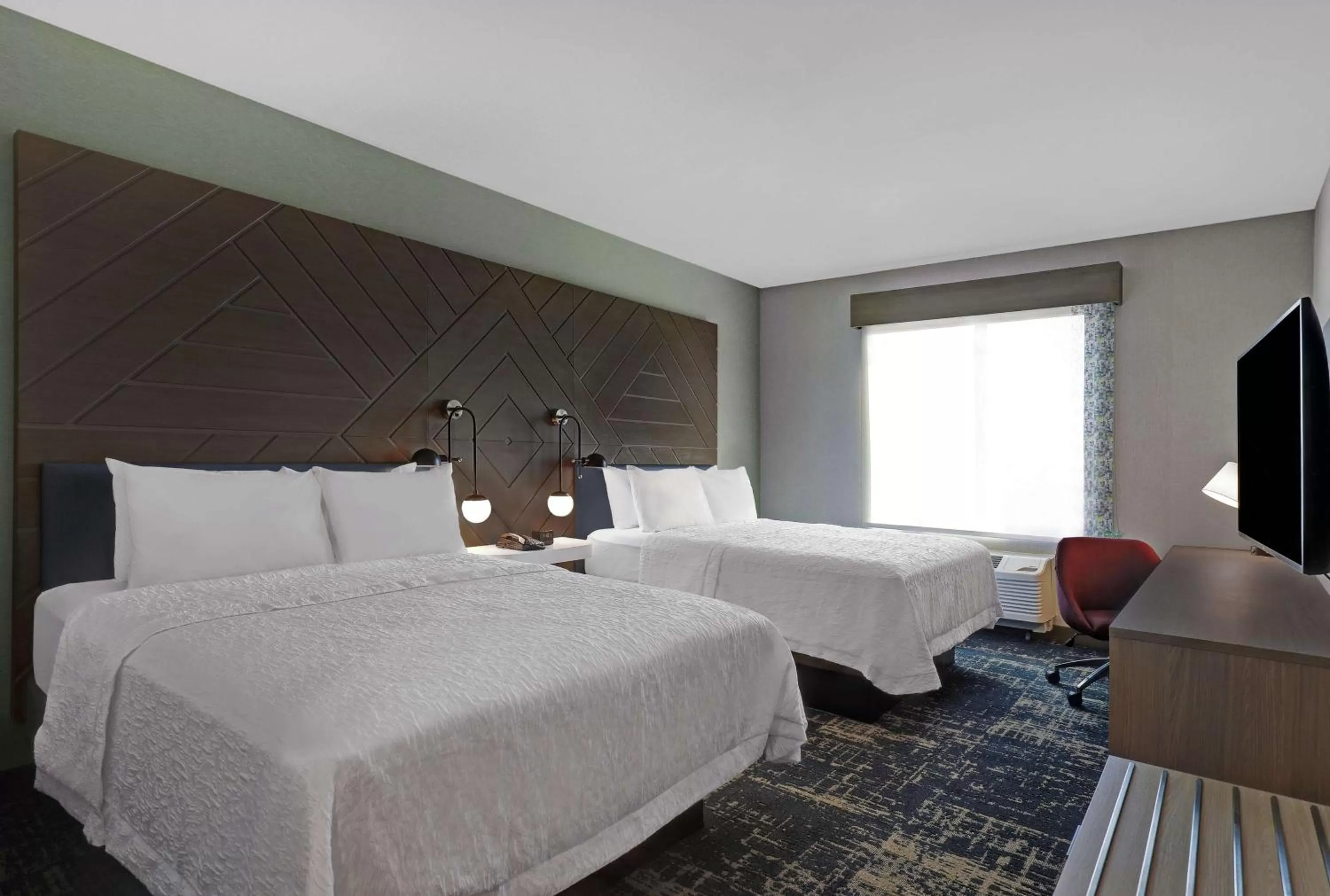 Bedroom, Bed in Hampton Inn Patterson, Ca