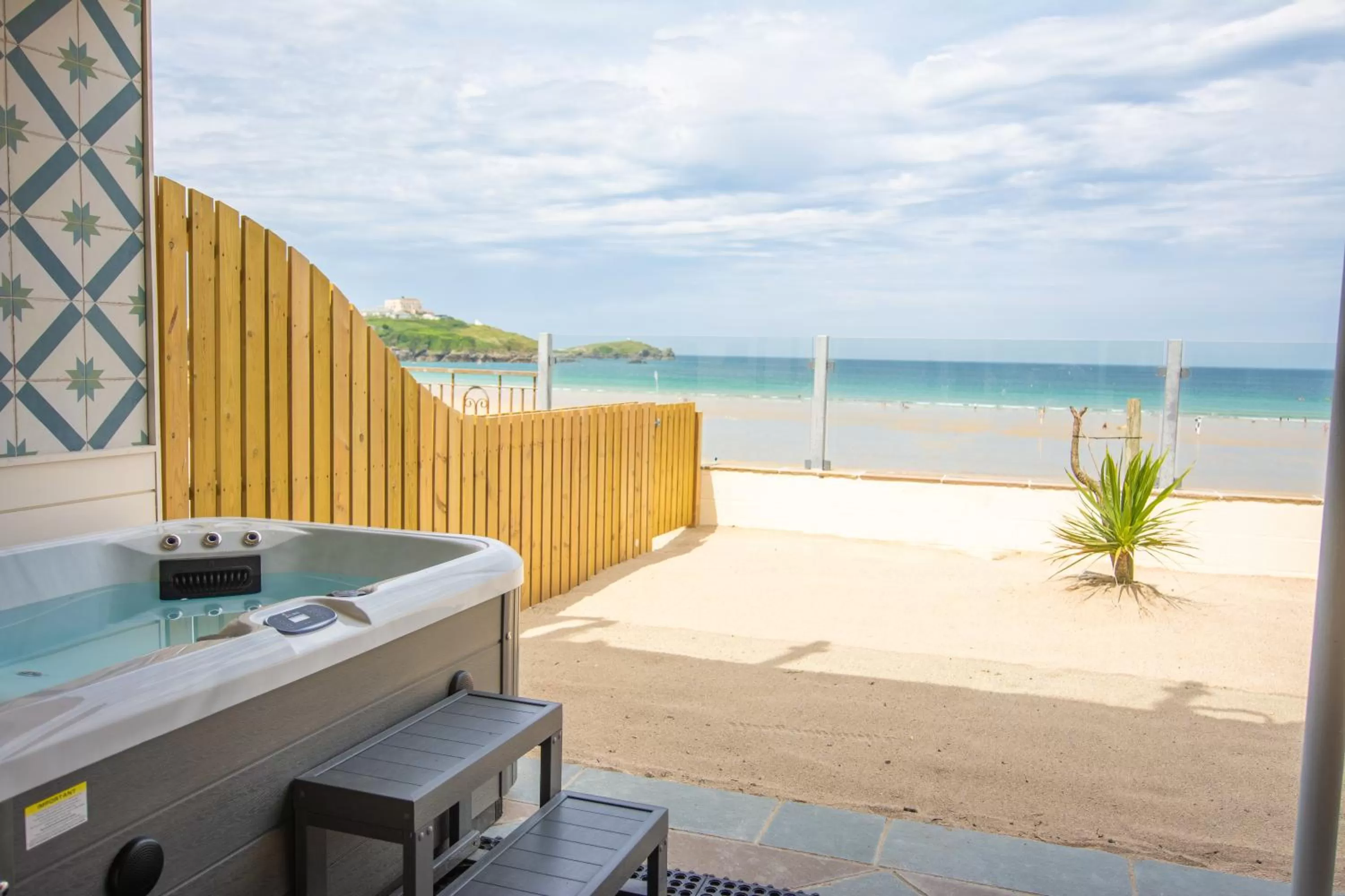 Hot Tub in Tolcarne Beach Colonial Restaurant and Rooms