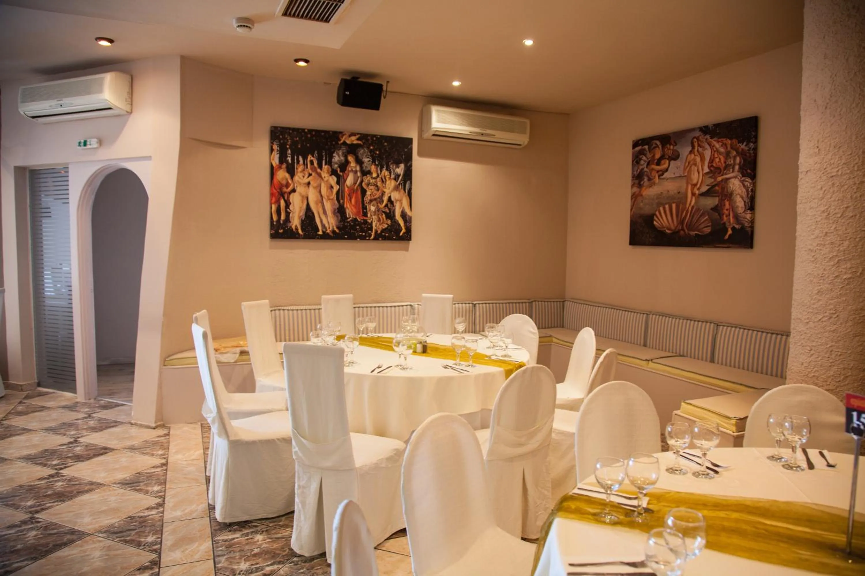 Restaurant/places to eat in Galini Palace