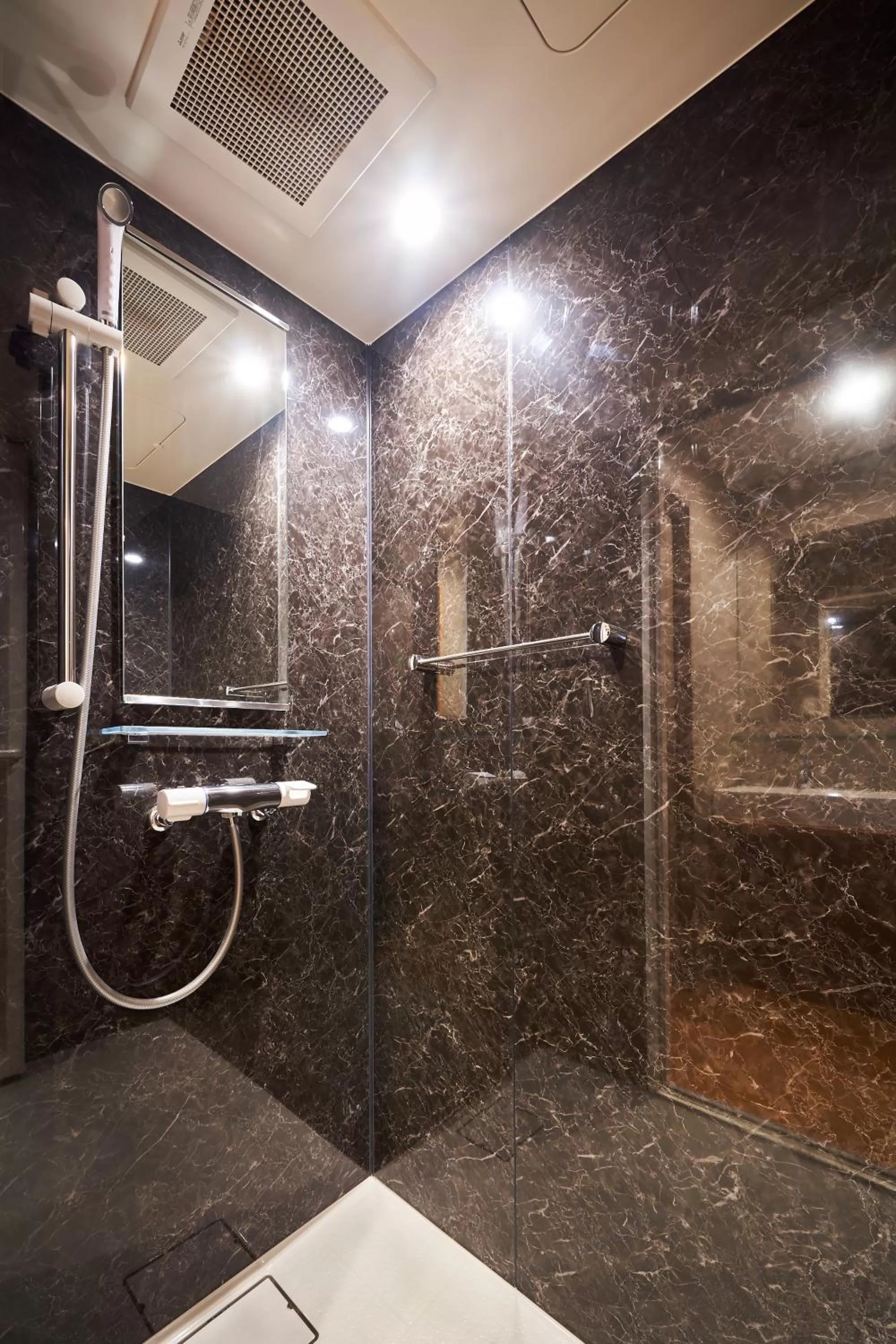Shower in Welina Hotel Premier Shinsaibashi