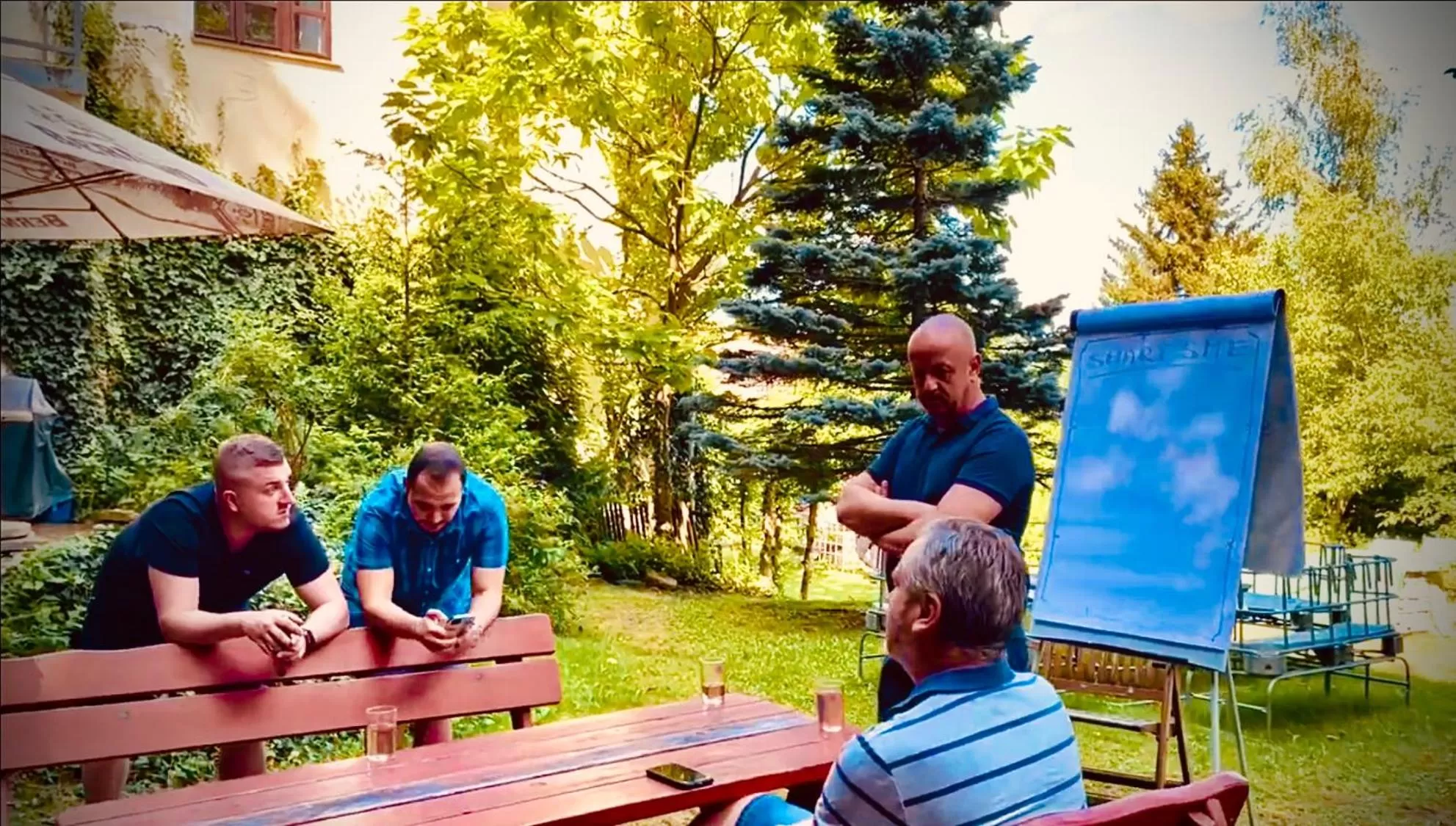 HARABURDI® Recyclart Hotel