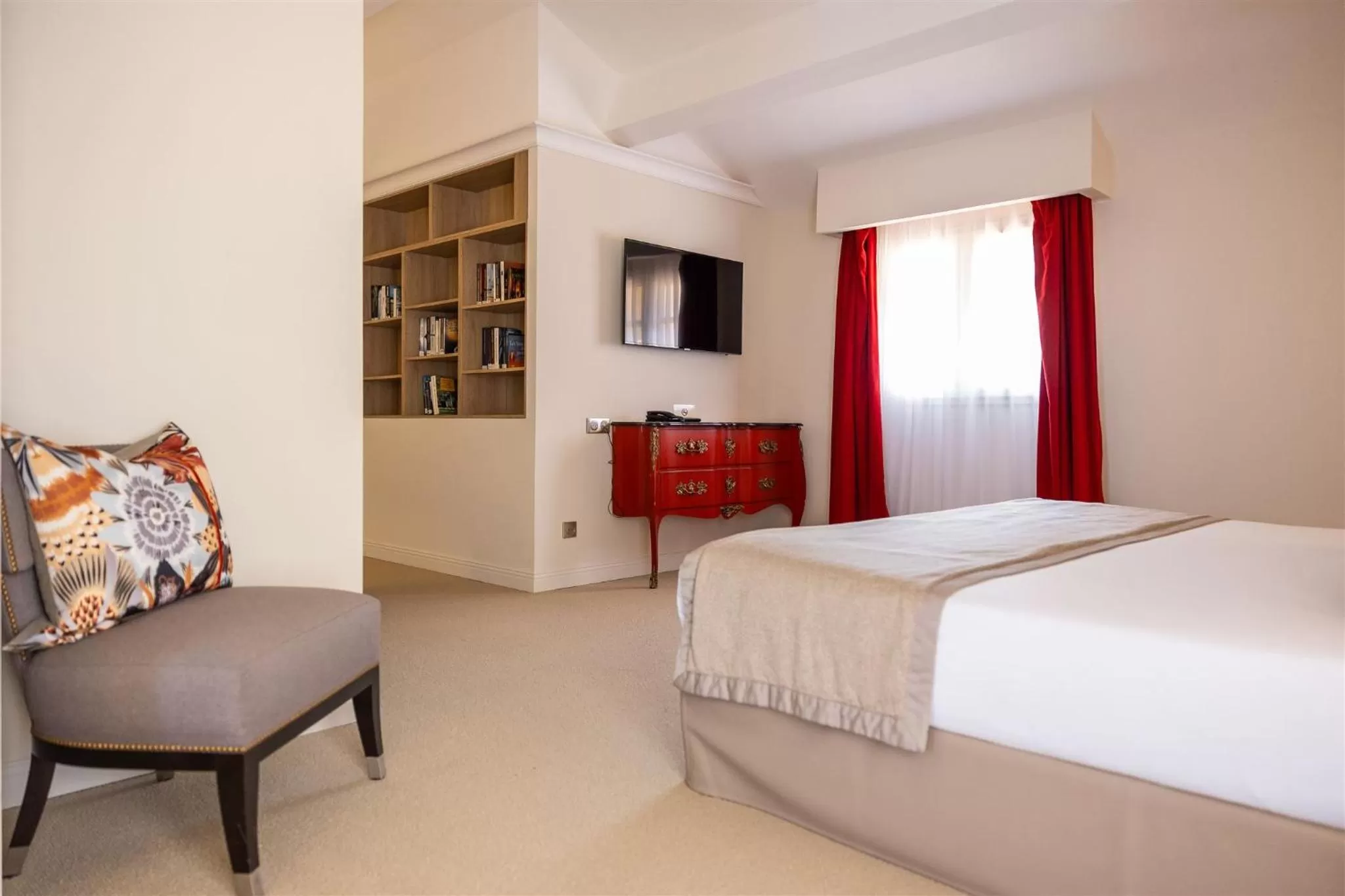 Library, Bed in Hôtel Des Gouverneurs