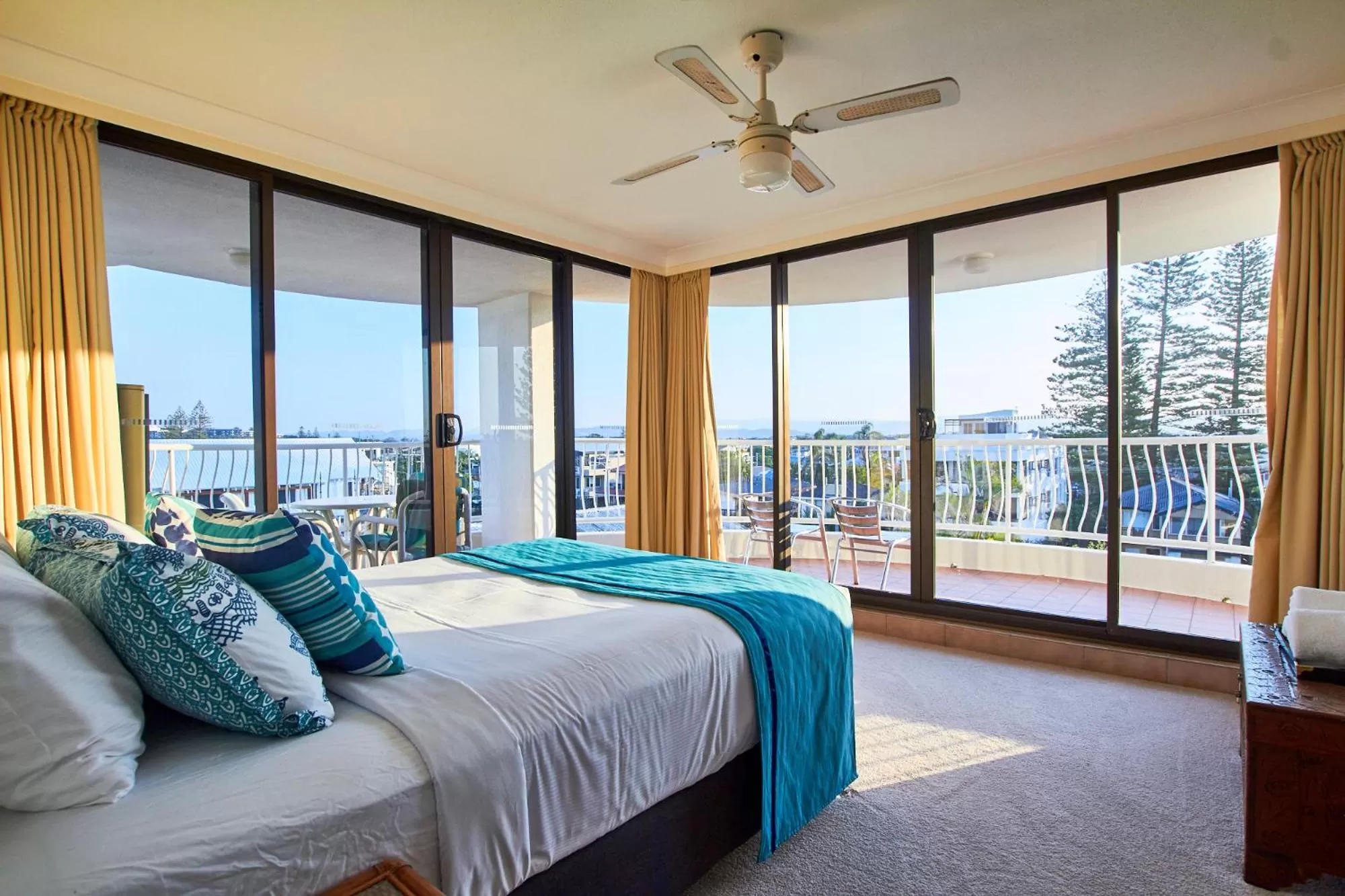 Albatross North Apartments