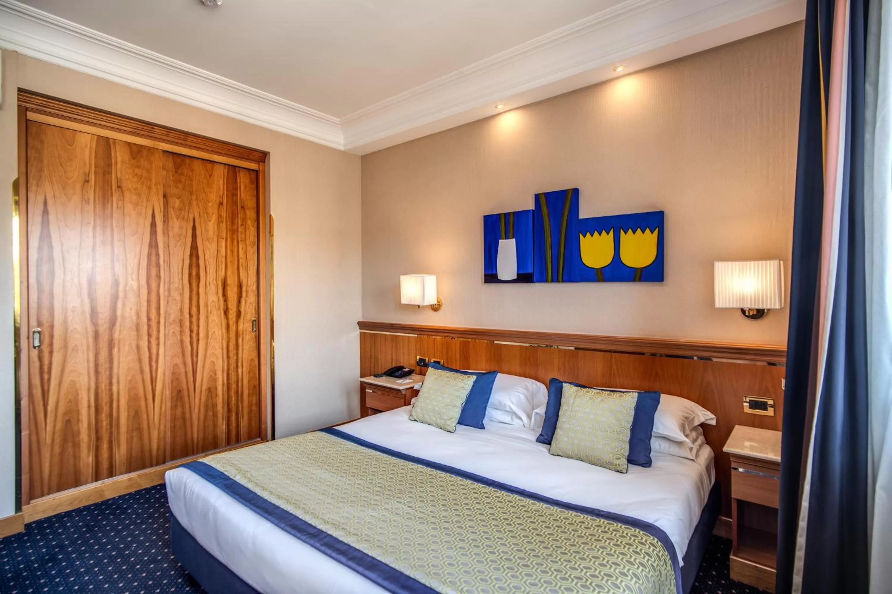 Bed in Hotel Diocleziano