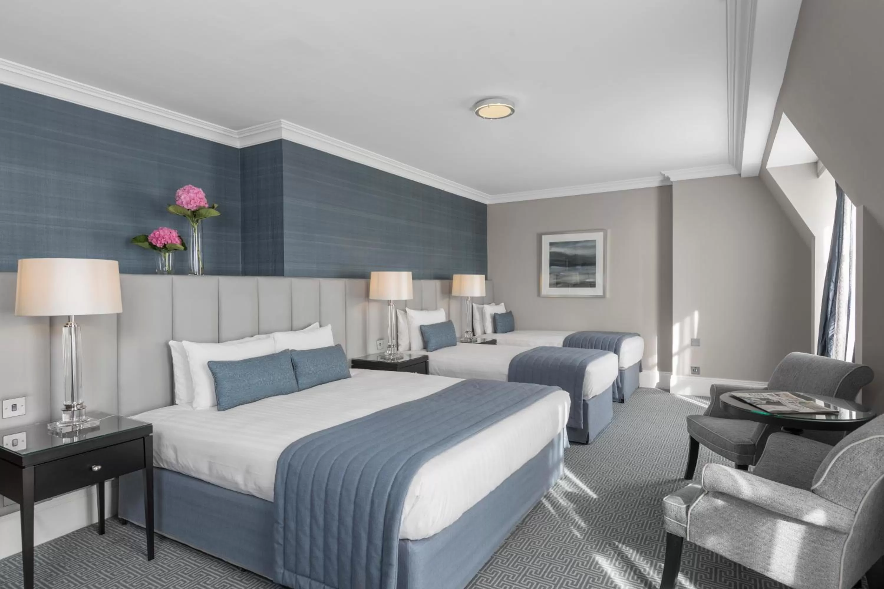 Photo of the whole room, Bed in The Johnstown Estate