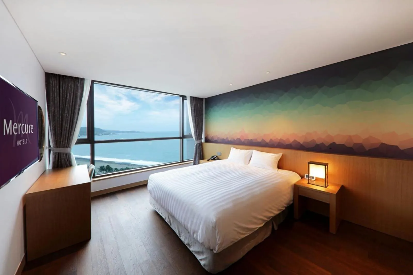 Photo of the whole room, Bed in Mercure Ambassador Ulsan