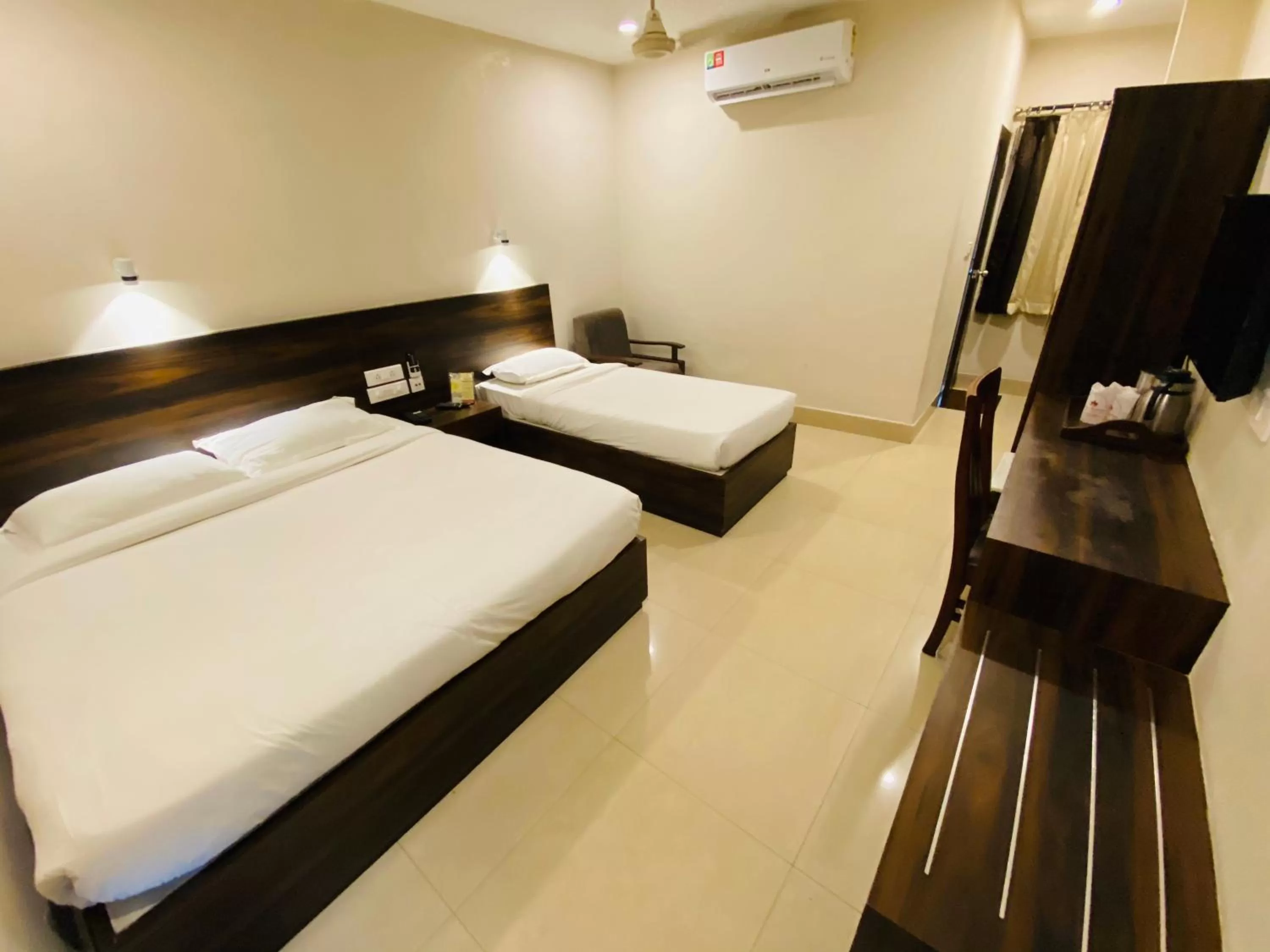 Bed in Saluja Residency