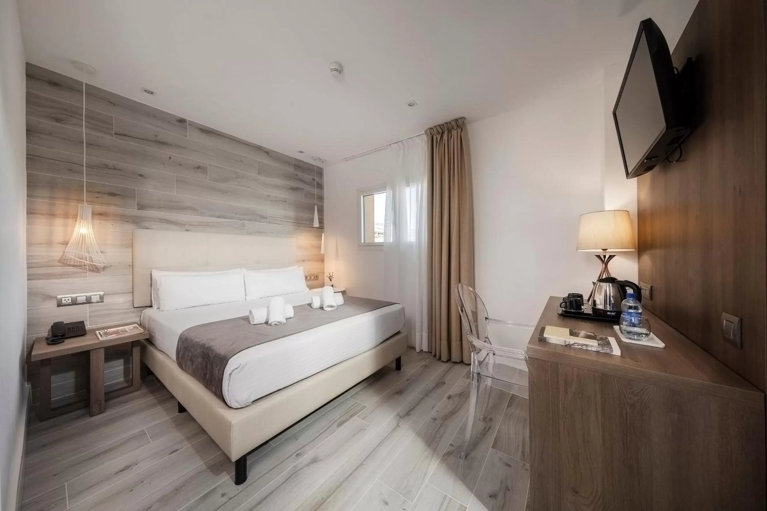 Photo of the whole room, Bed in Hotel Oasis