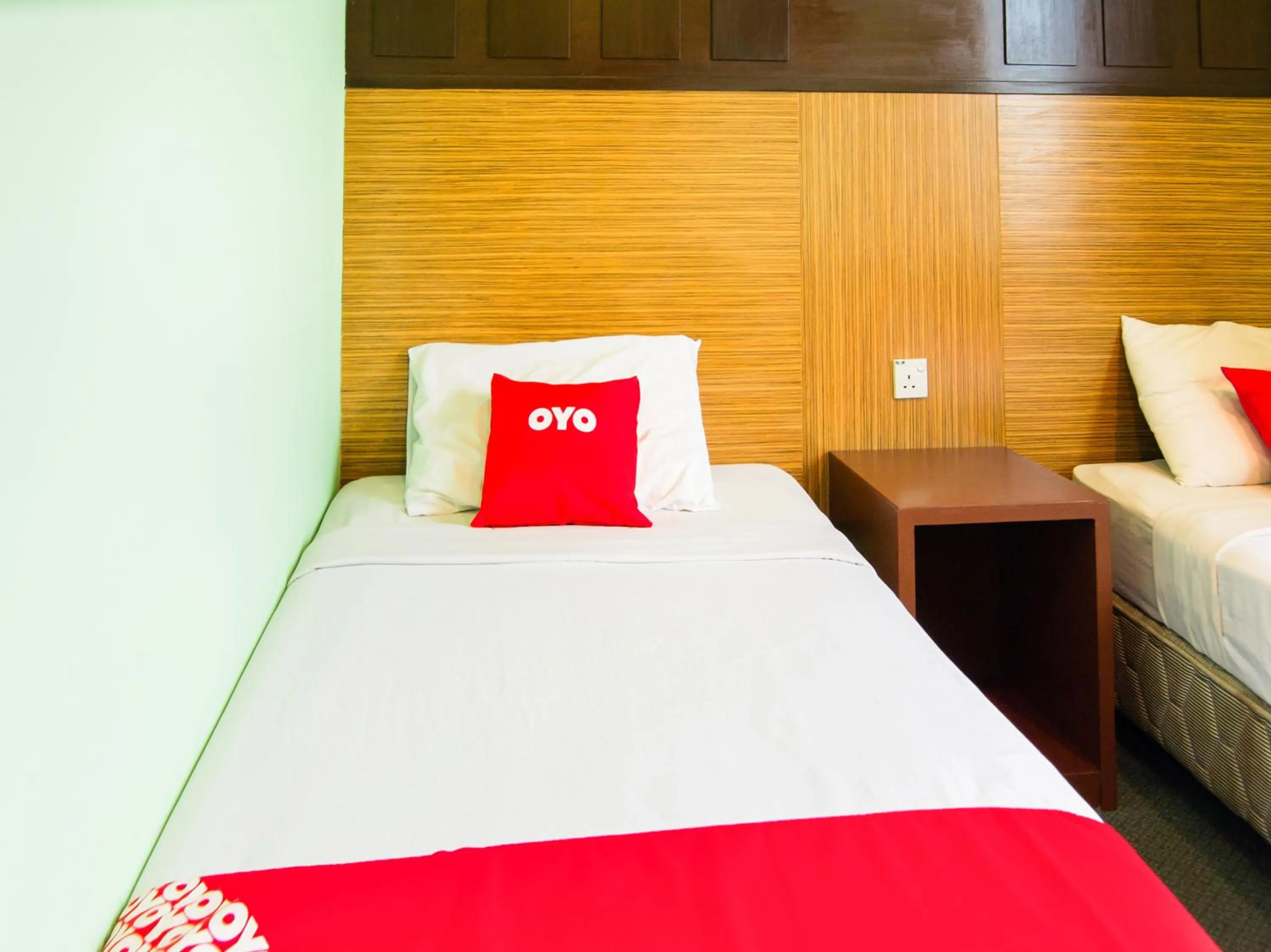 Bedroom, Bed in OYO 89408 Royal Hotel