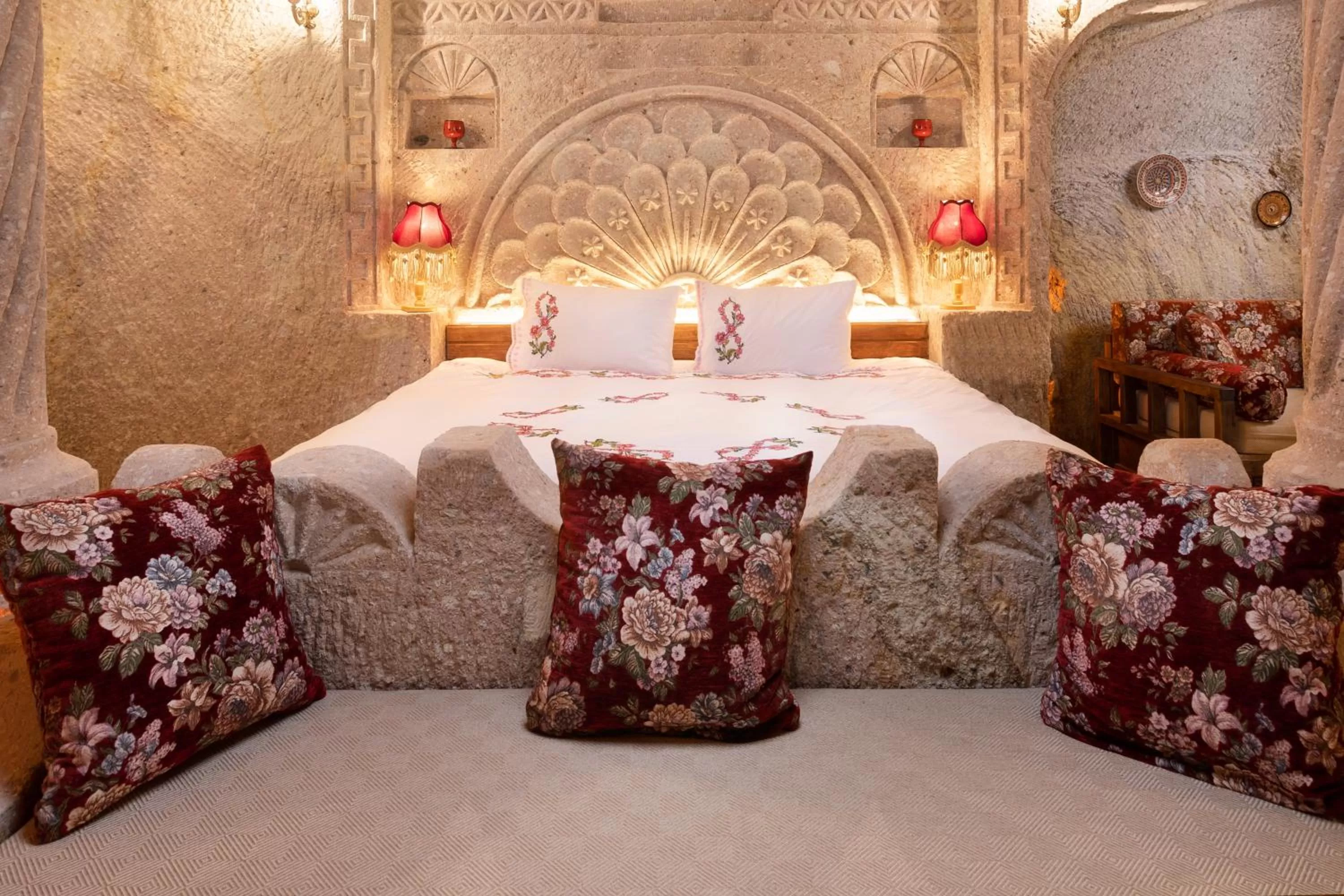 Bed in Kayata Cave Suites Special Class