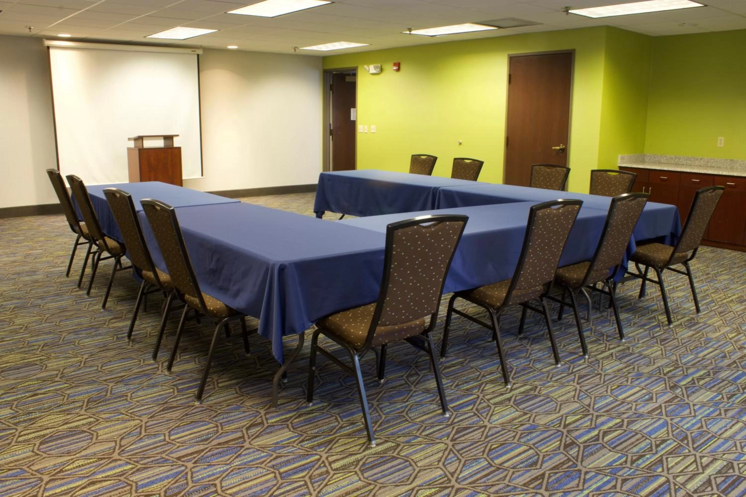 Meeting/conference room in Holiday Inn Express Hotel & Suites-St. Paul by IHG