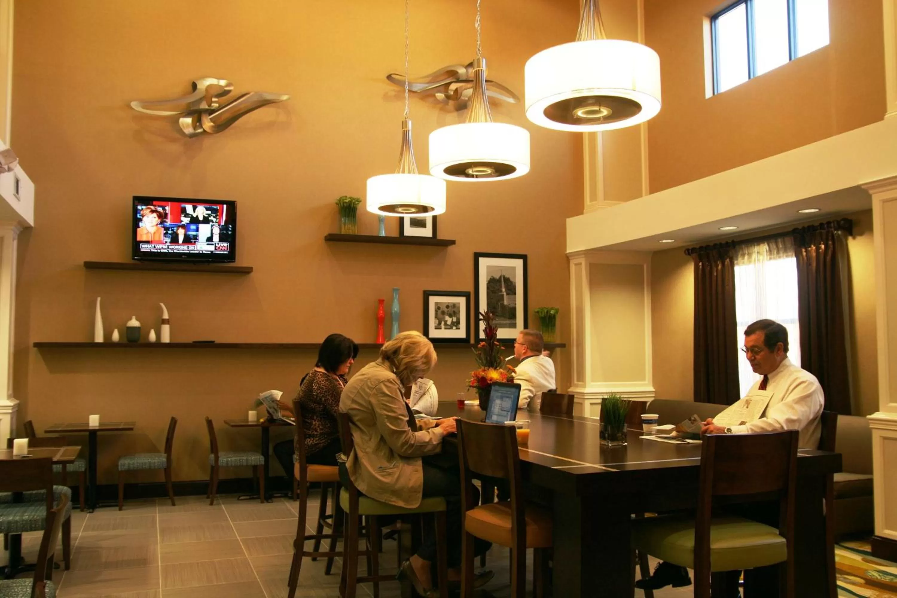 Dining area in Hampton Inn Jackson/Flowood - Airport Area MS