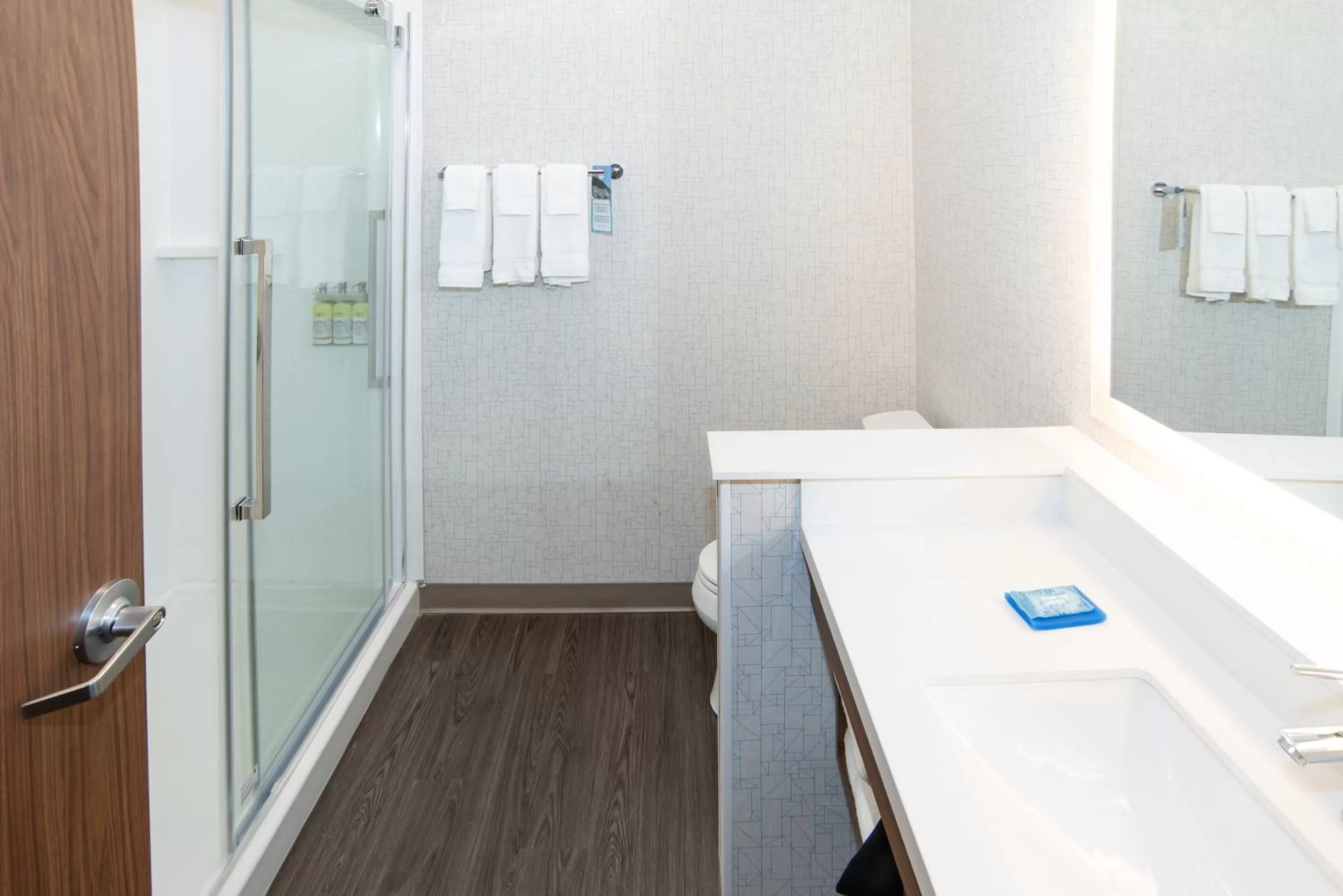 Bed in Holiday Inn Express & Suites - North Battleford by IHG