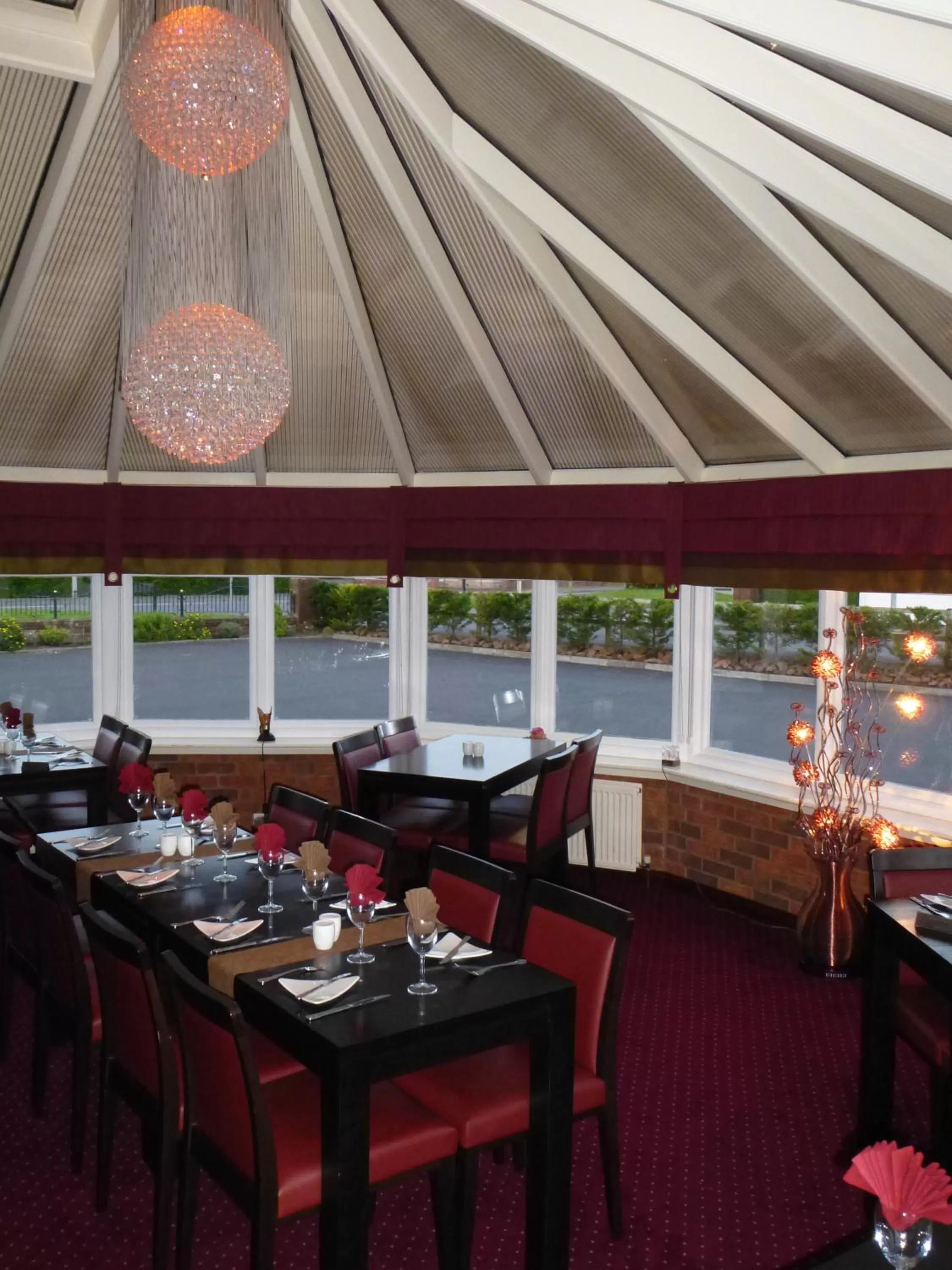 Restaurant/places to eat in Somerton House Hotel