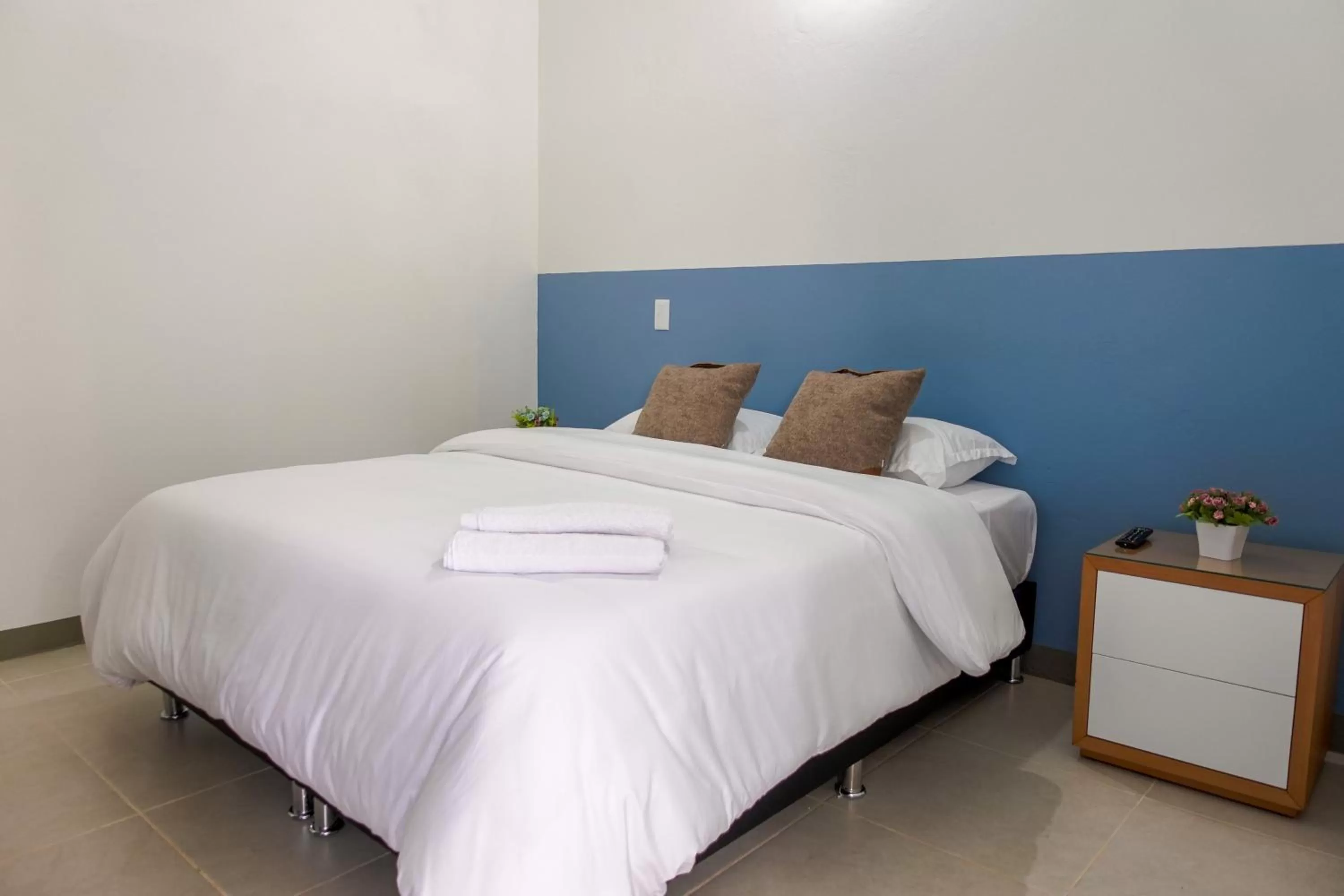 Bedroom, Bed in Hotel Azulado Jericó