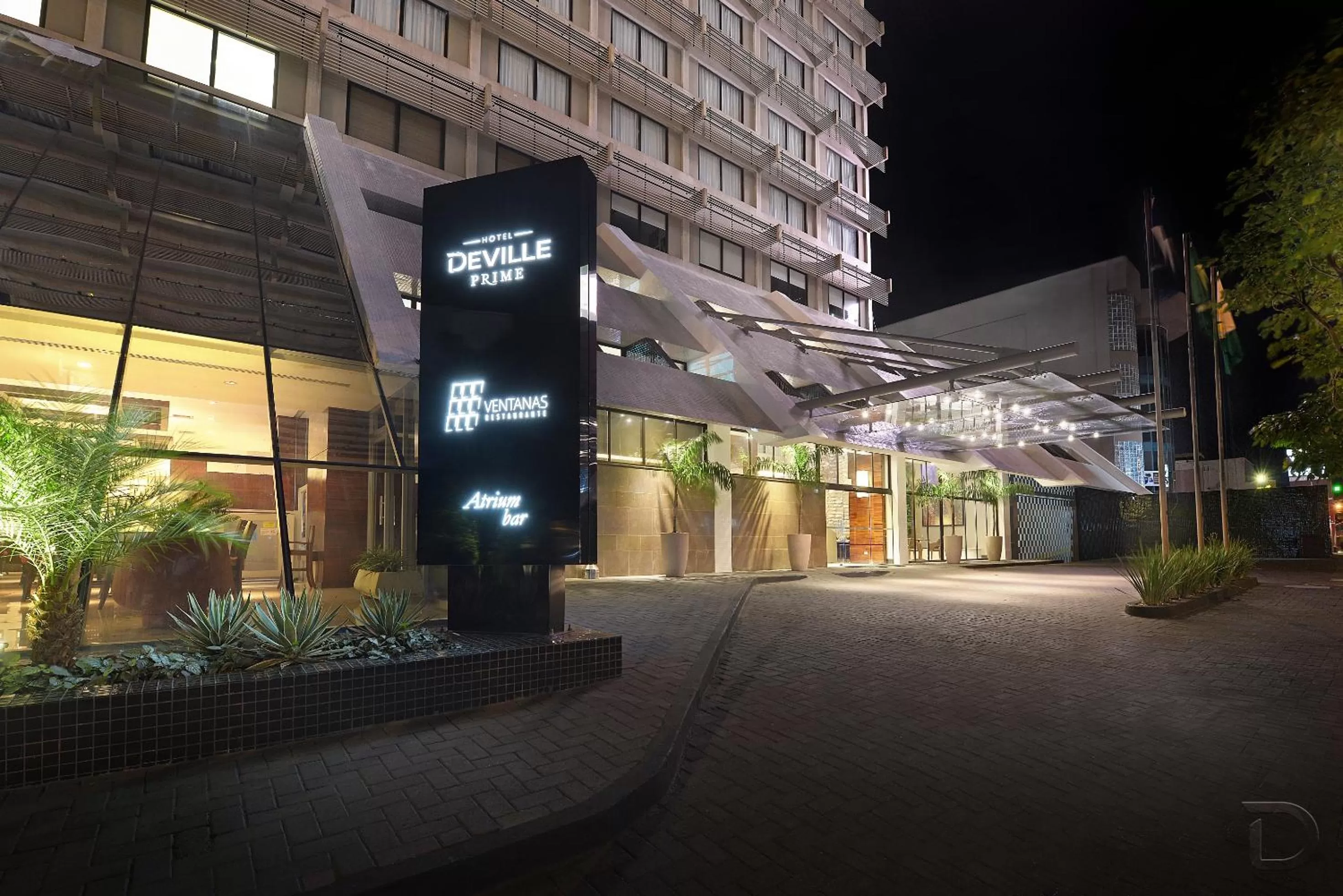 Property building in Hotel Deville Prime Cuiabá