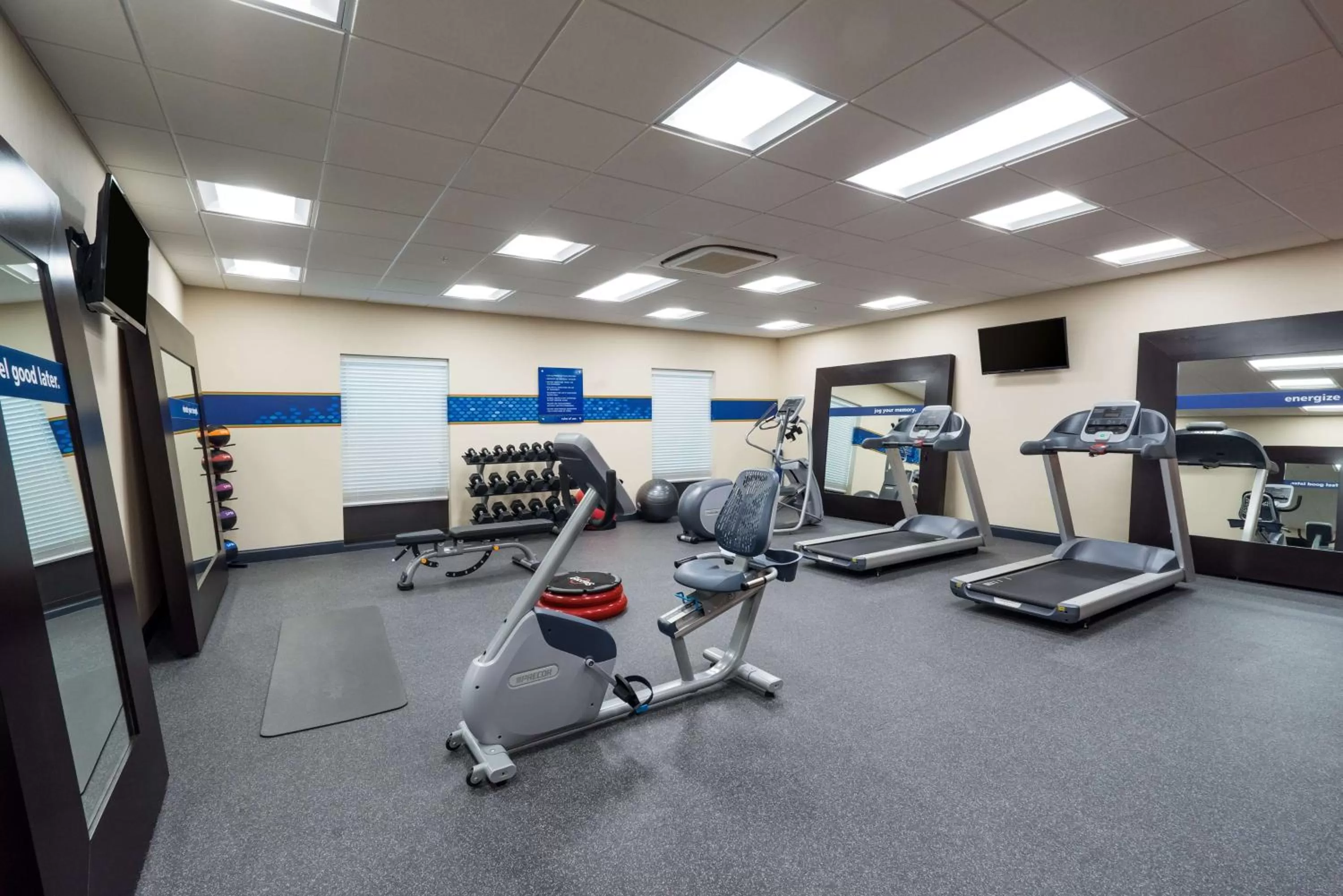Fitness centre/facilities in Hampton Inn Newport
