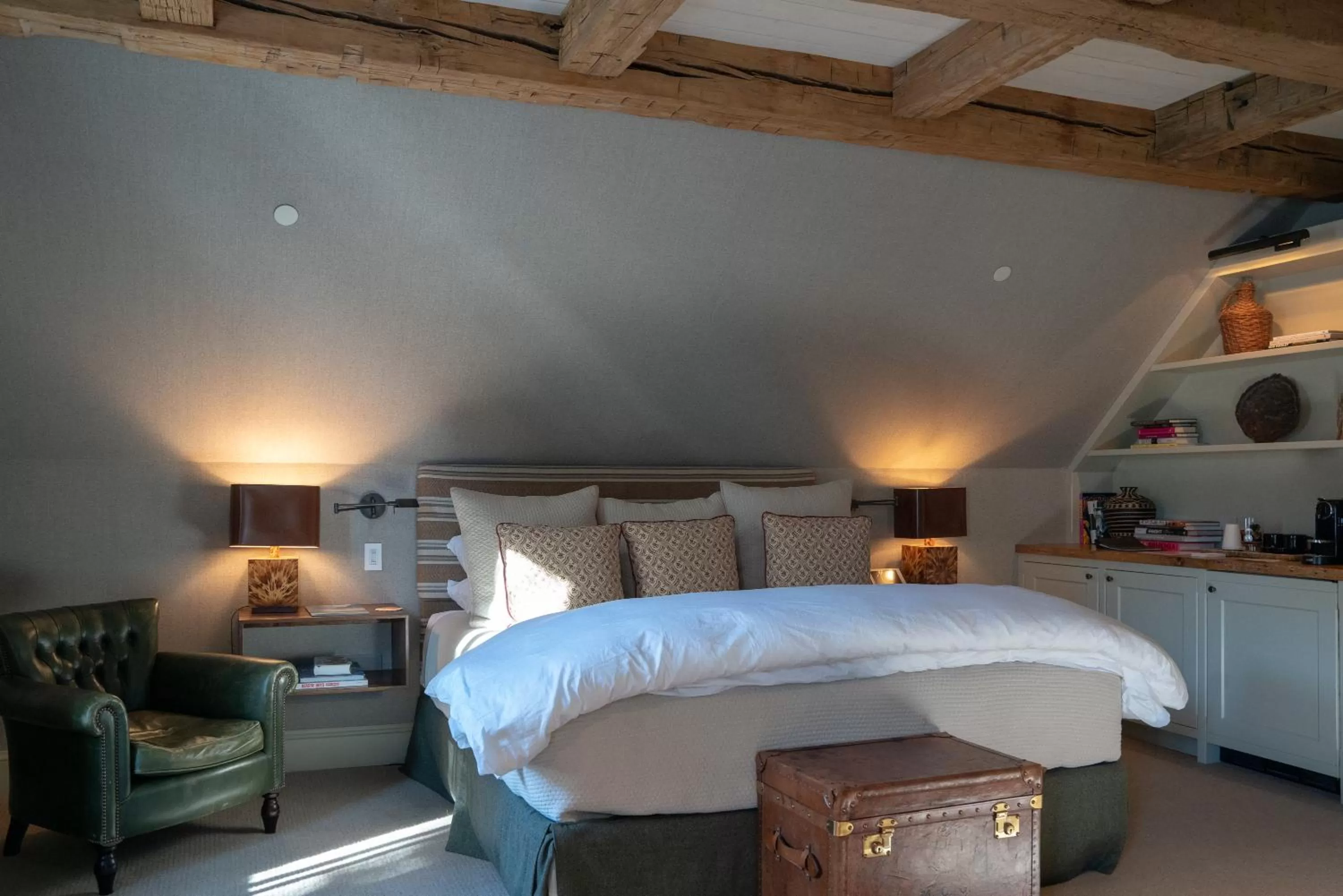 Bed in Public House Lofts