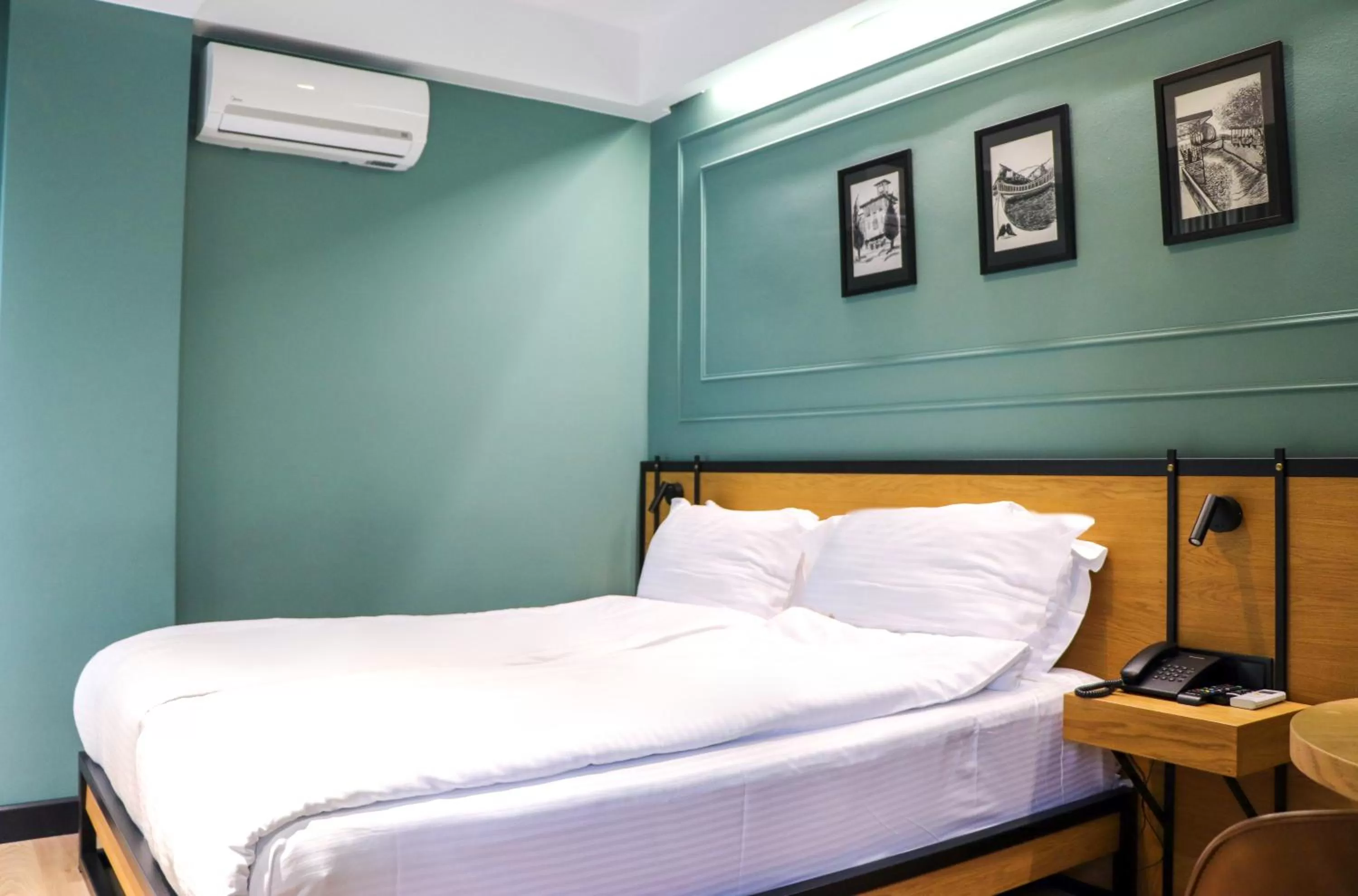 Bedroom, Bed in Borjomi Bridge Hotel