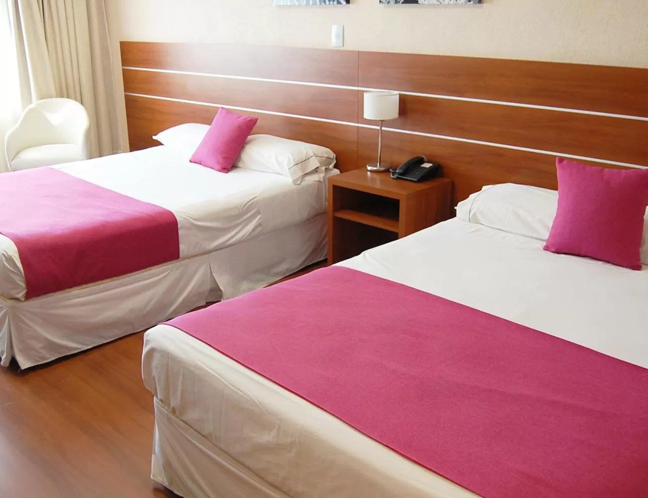 Bed in Quorum Córdoba Hotel, Resort Urbano