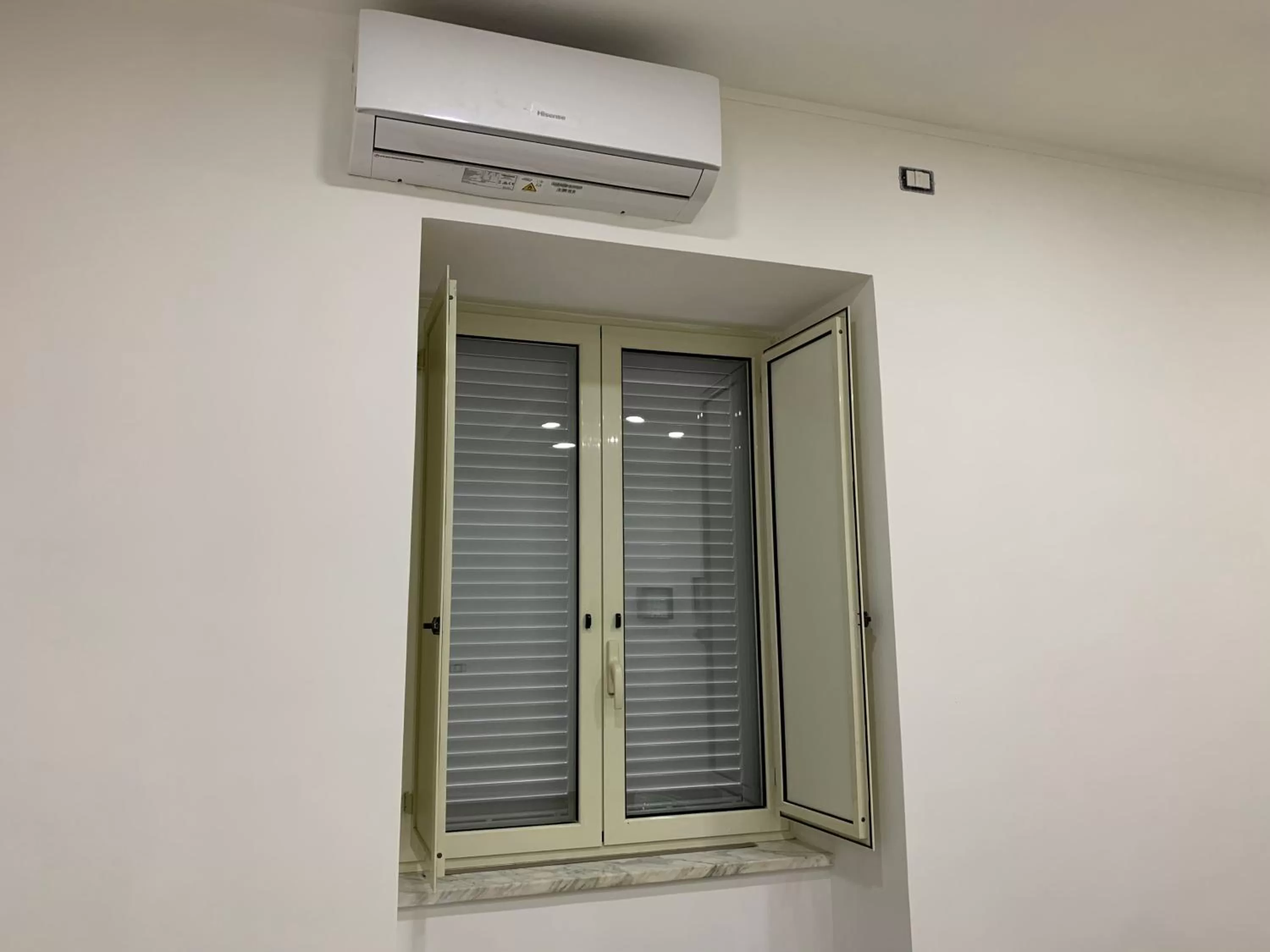 Bedroom in La Rosa del Vesuvio