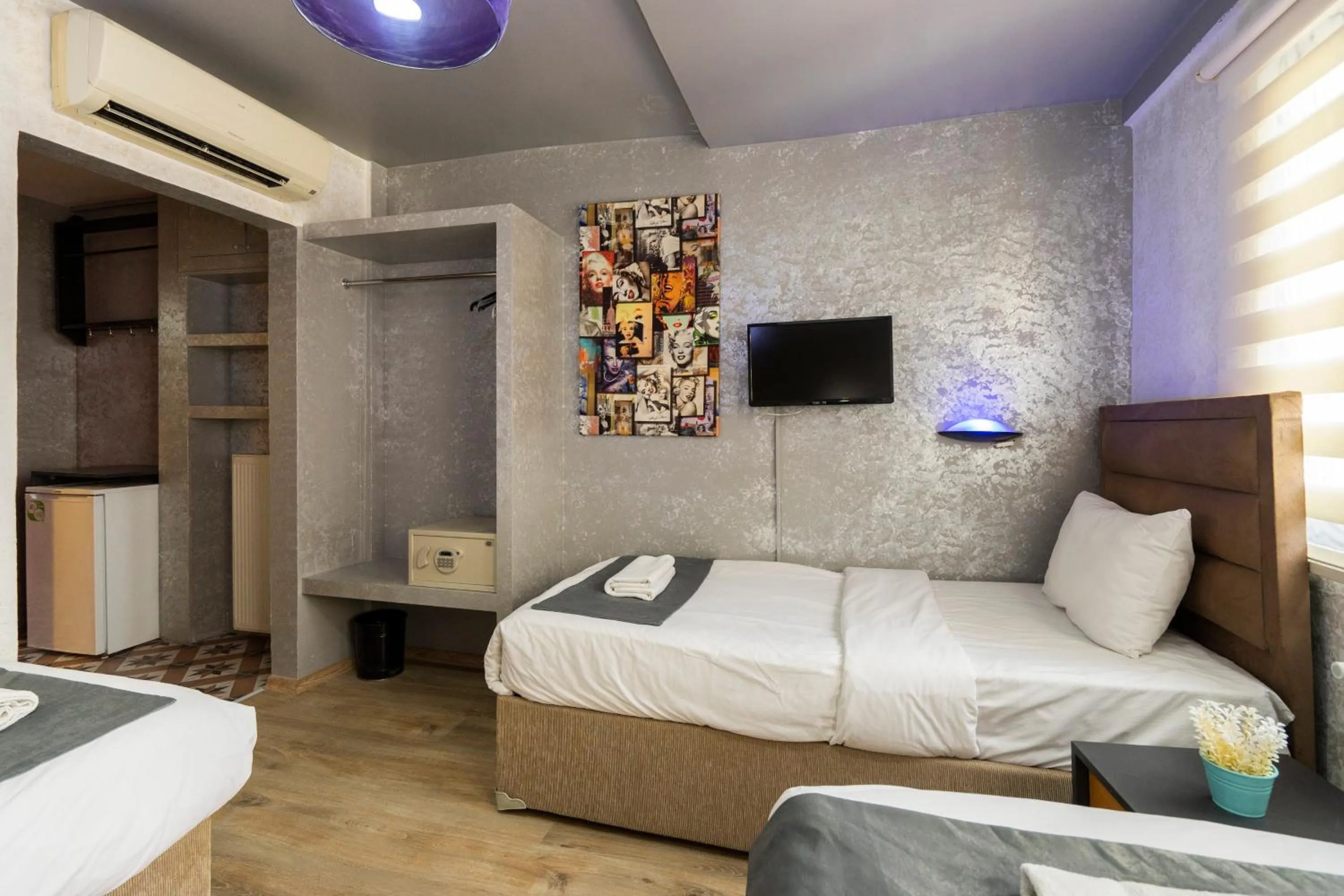 Photo of the whole room, Bed in Taksim Alya Suites