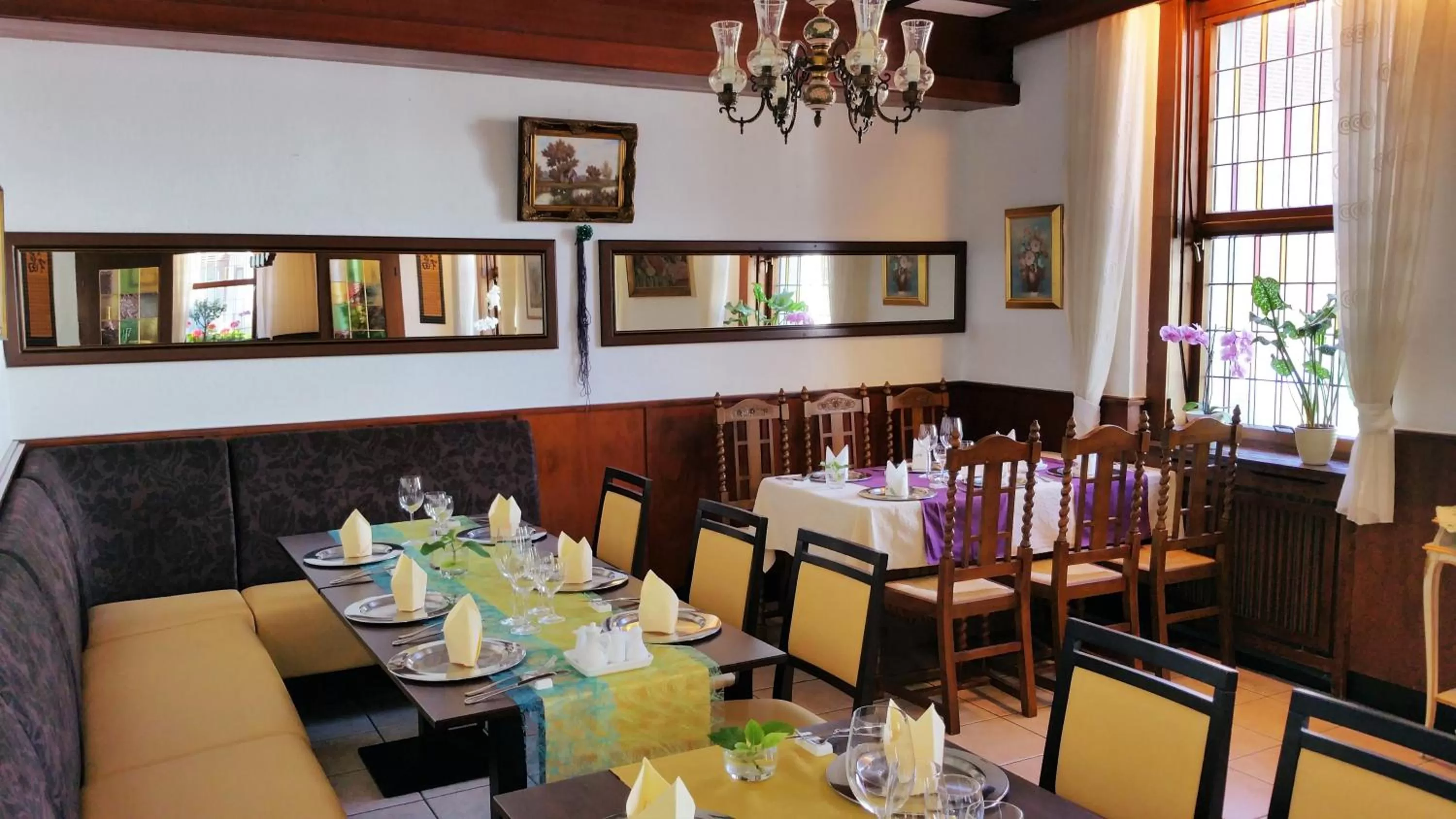 Restaurant/places to eat in Hotel Rath