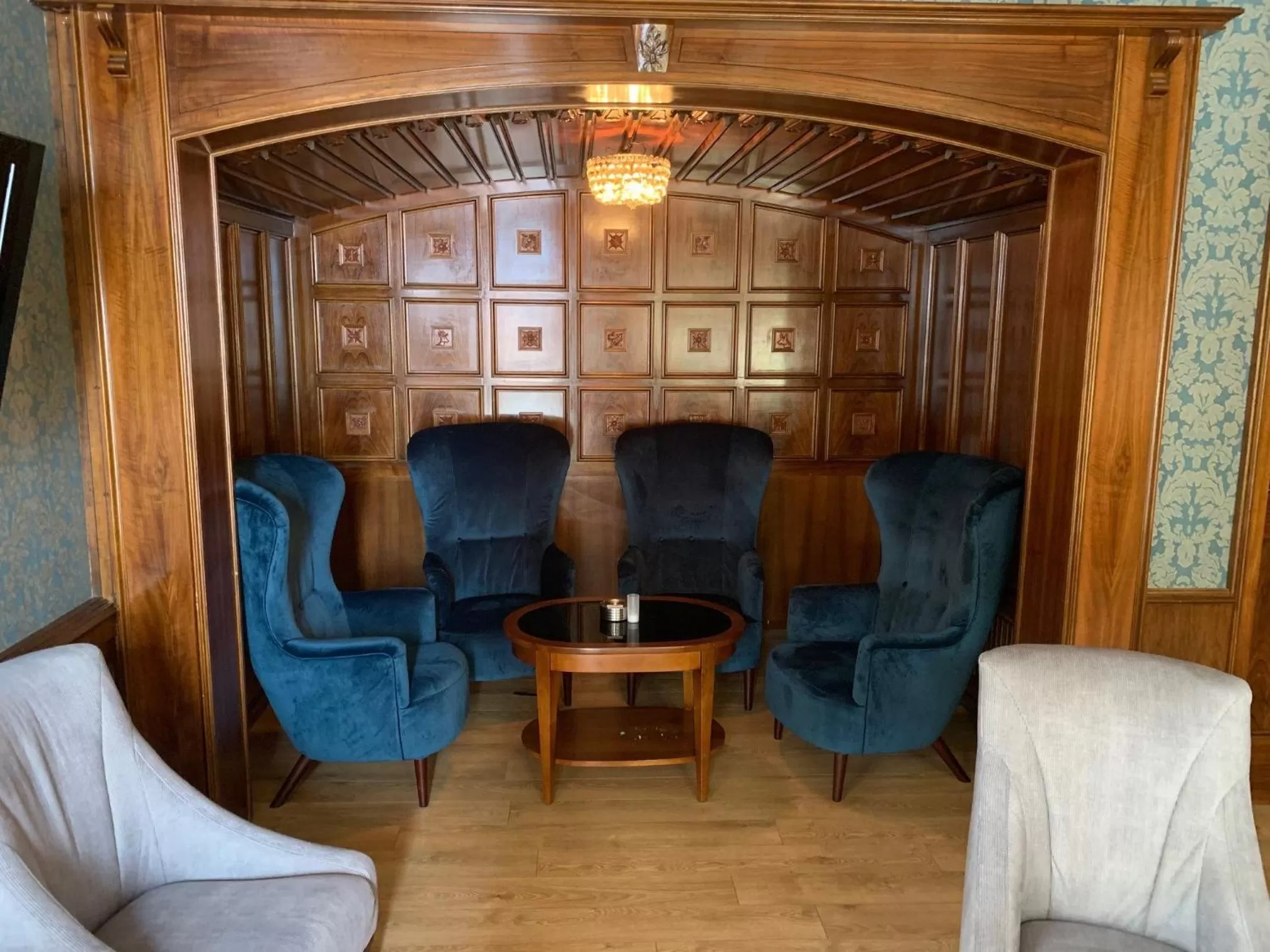 Communal lounge/ TV room in Hotel Landhaus Höpen