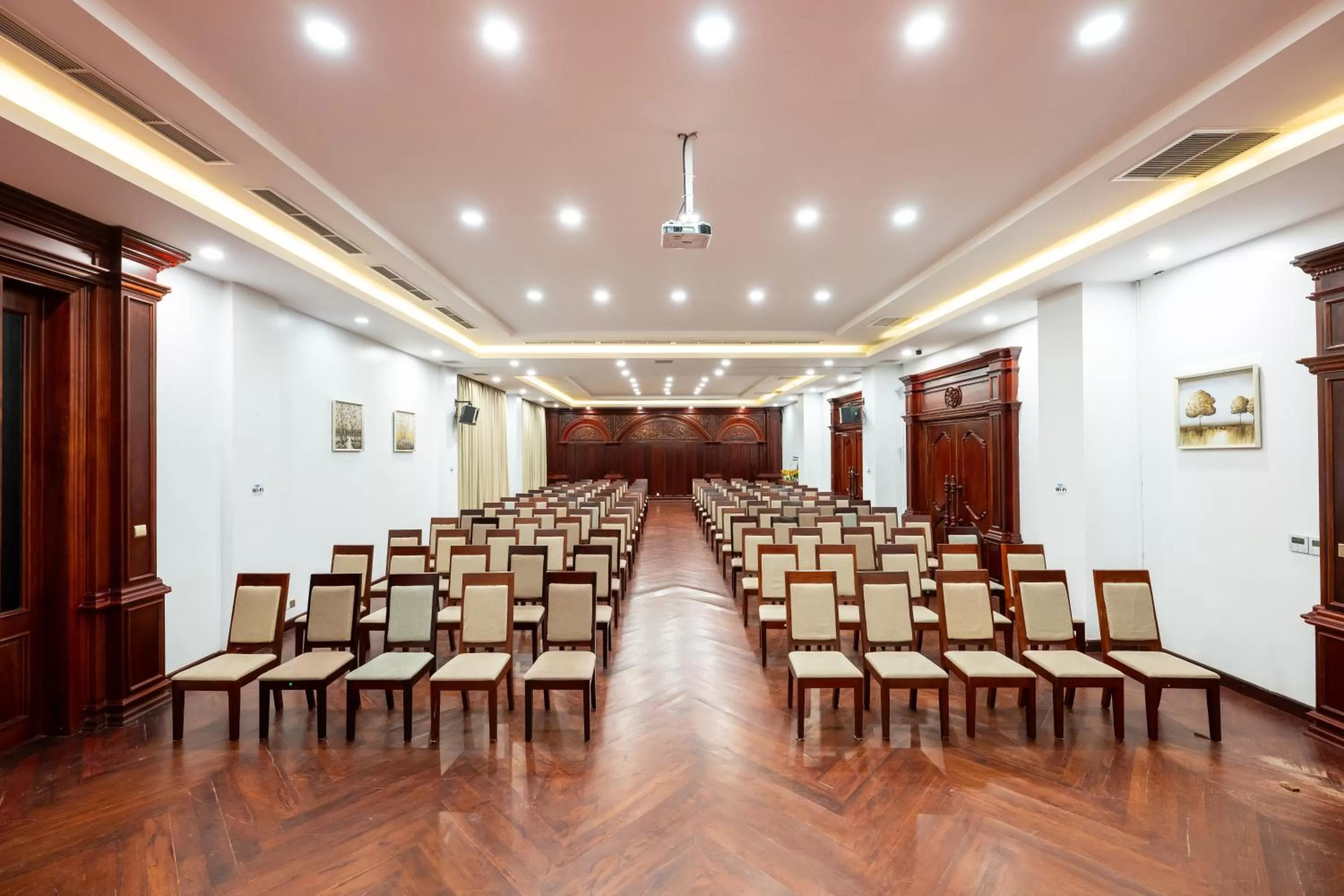 Meeting/conference room in Lbn Asian Hotel