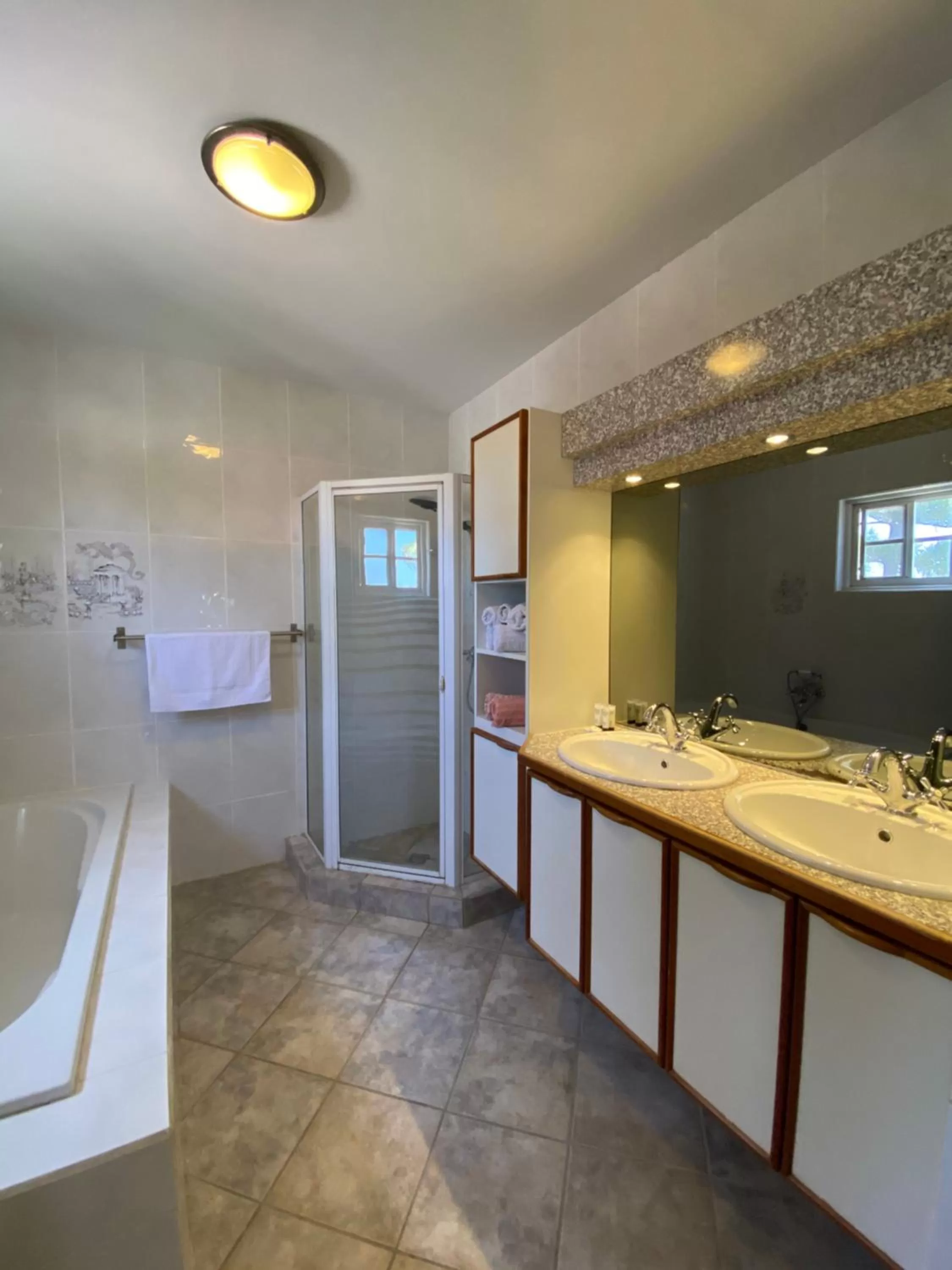 Bathroom in La Felicidad