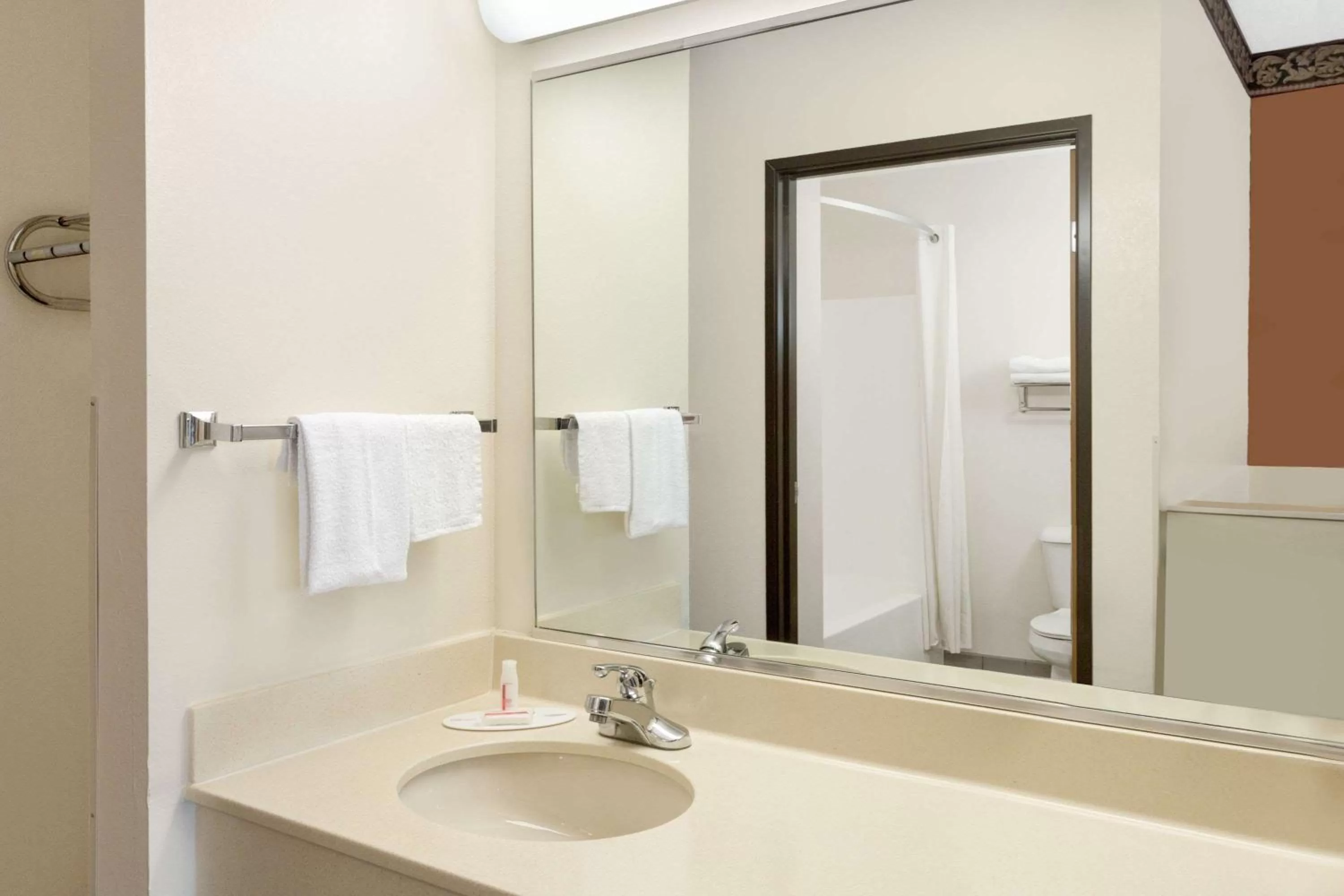 Bathroom in Super 8 by Wyndham Athens