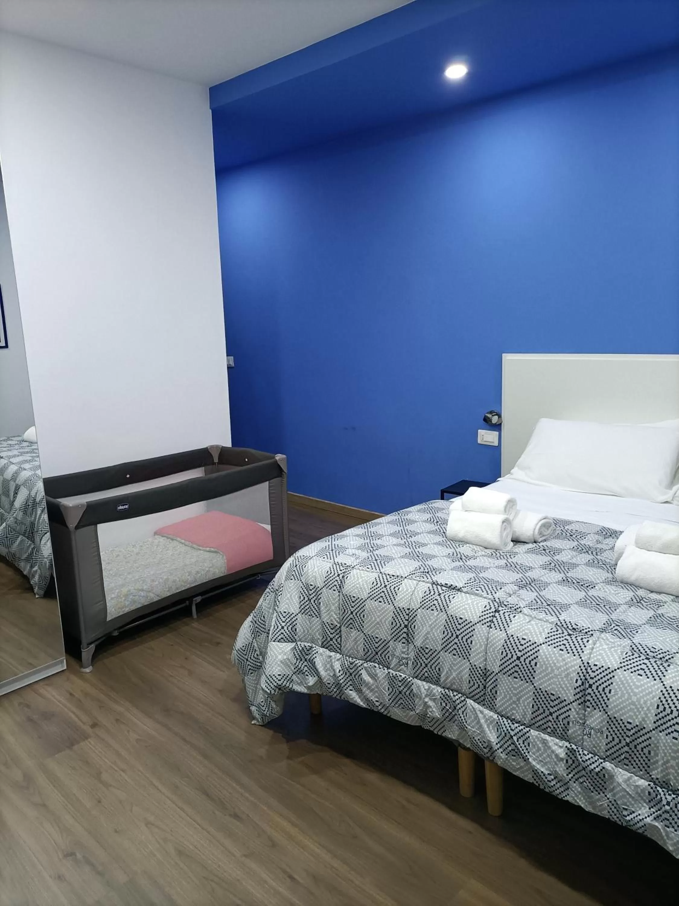 Photo of the whole room, Bed in Luxury B&B Iolanda