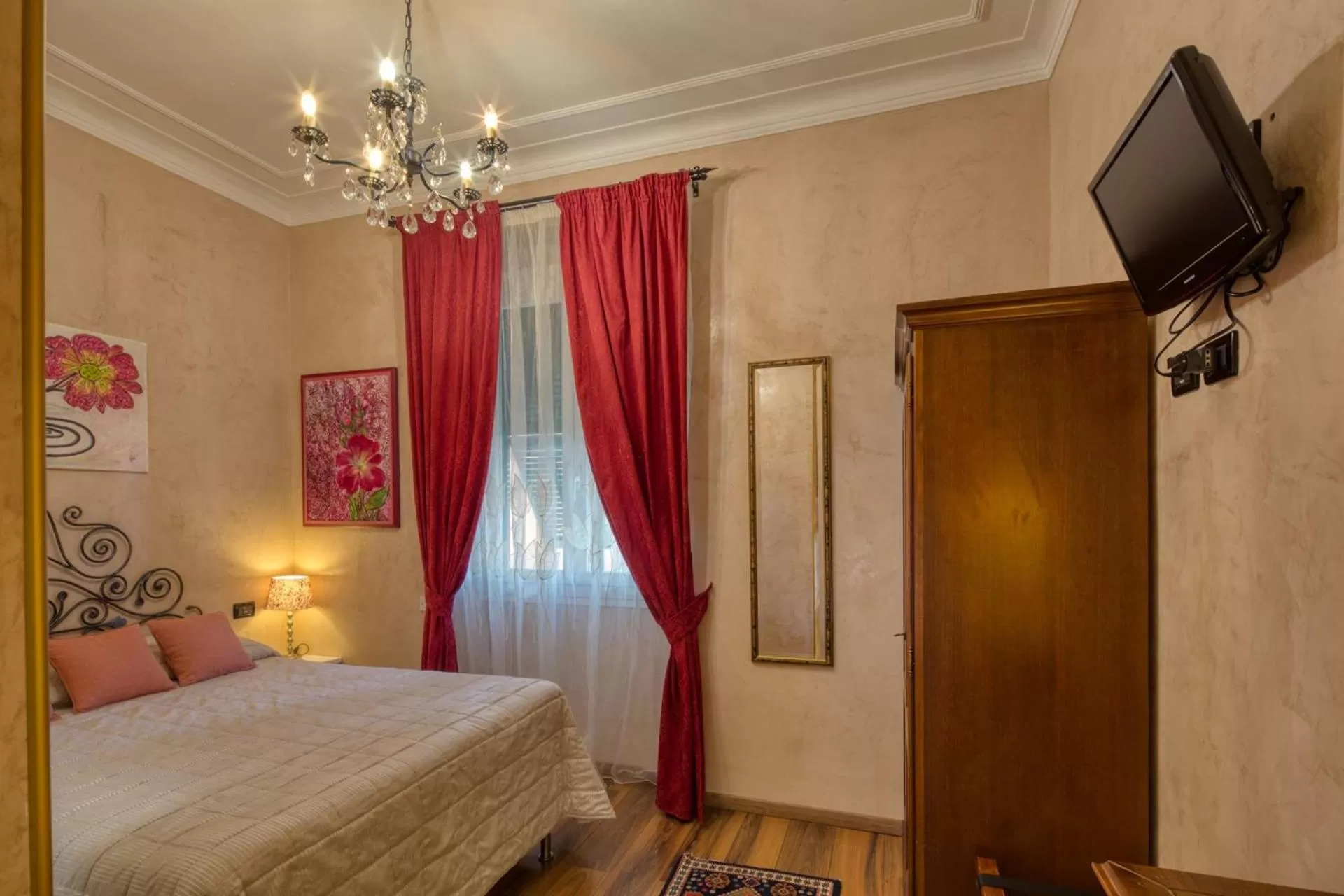 Bedroom, Bed in Locanda Villa Moderna