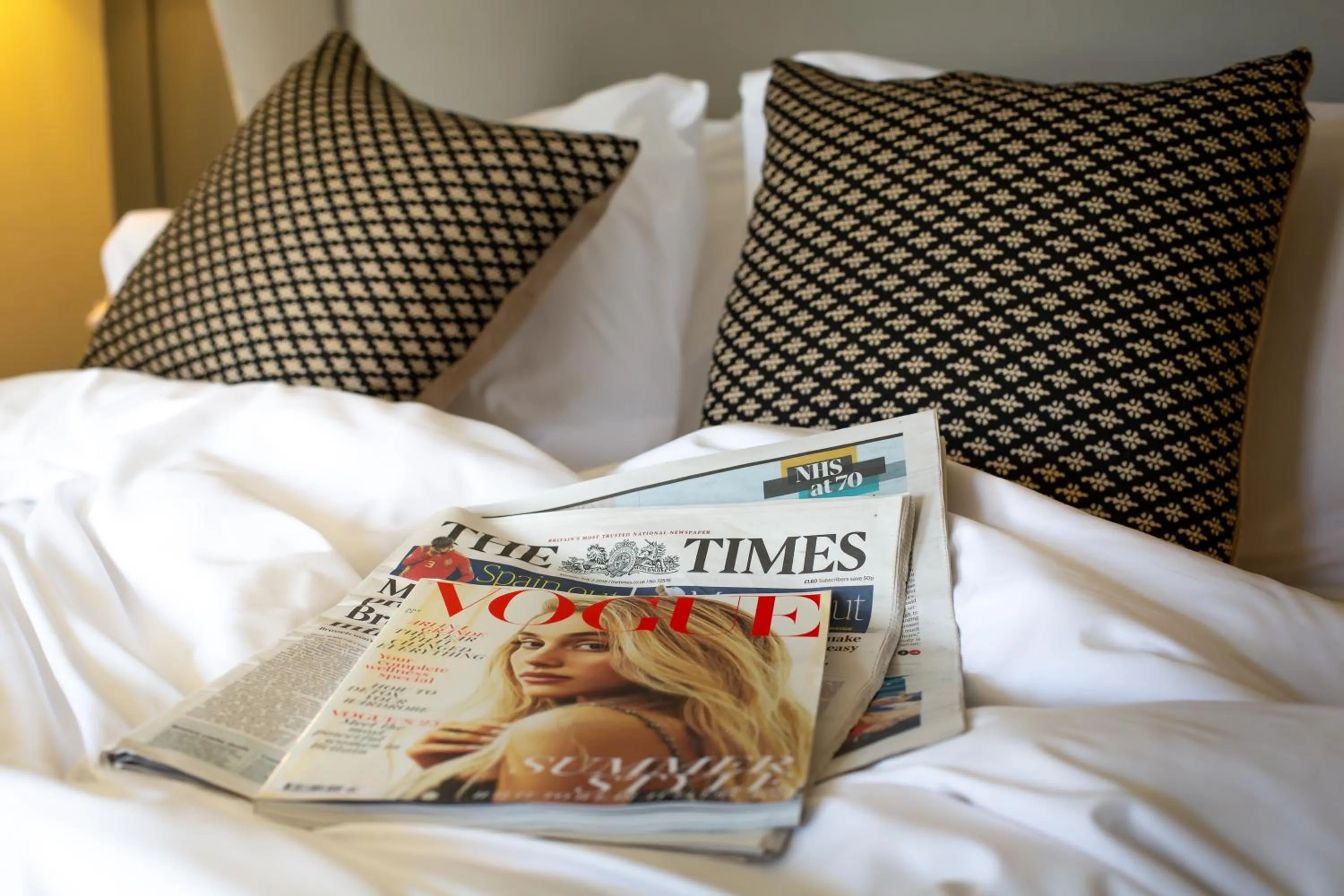 Bedroom, Bed in The Frogmill Hotel