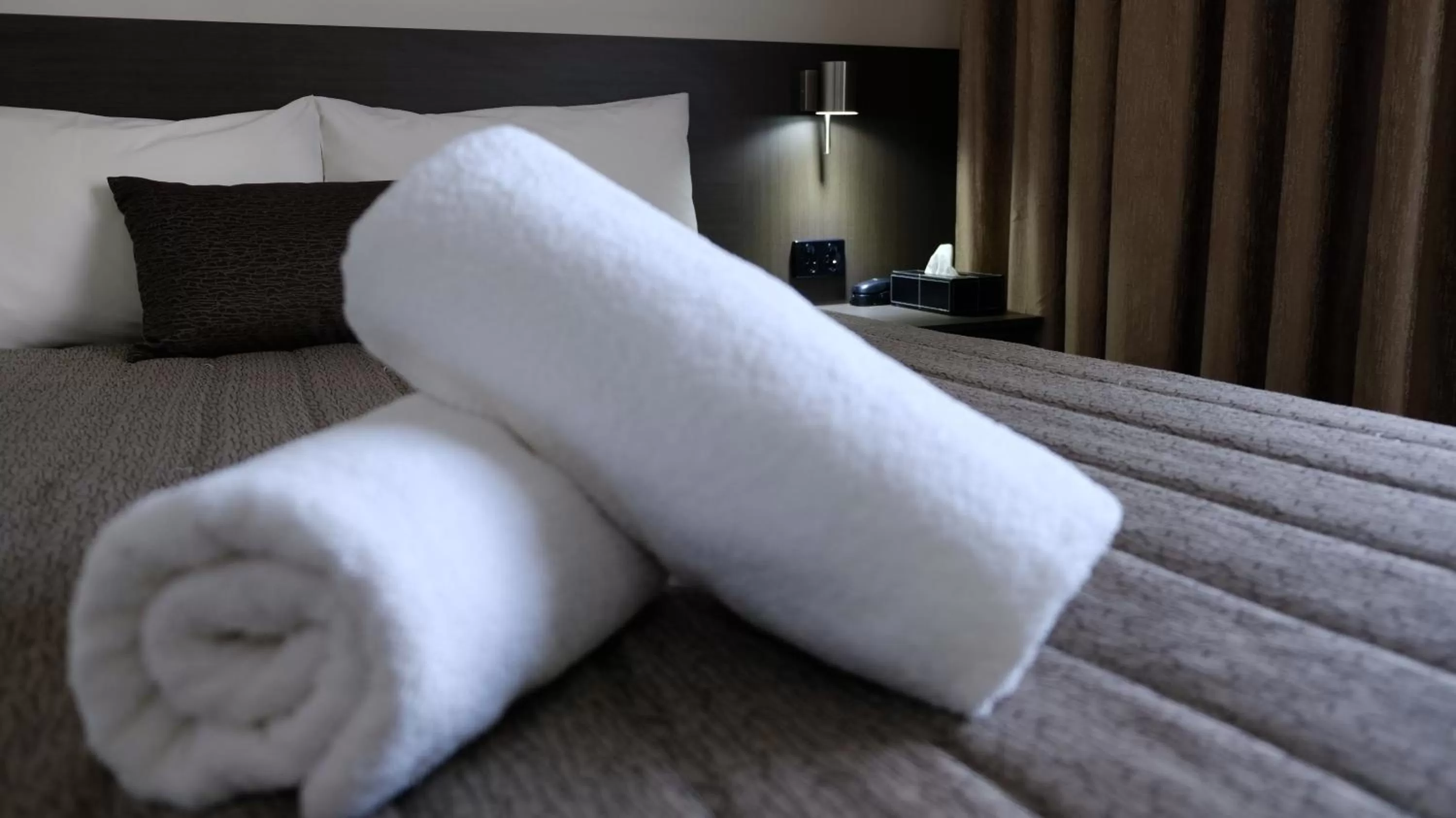 Bed in Loddon River Motel Kerang