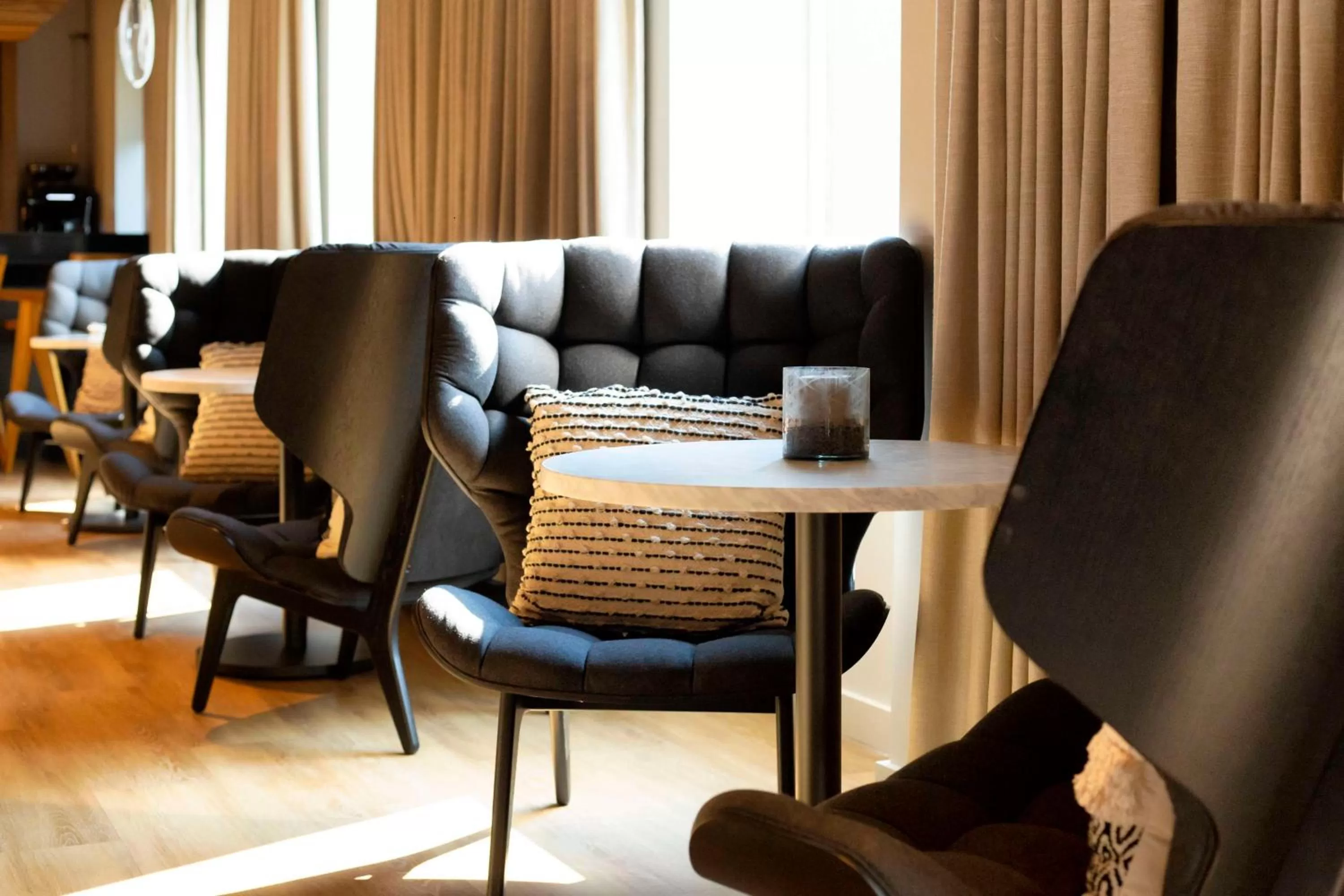 Restaurant/places to eat in The Lloyd Stamford, Tapestry Collection by Hilton