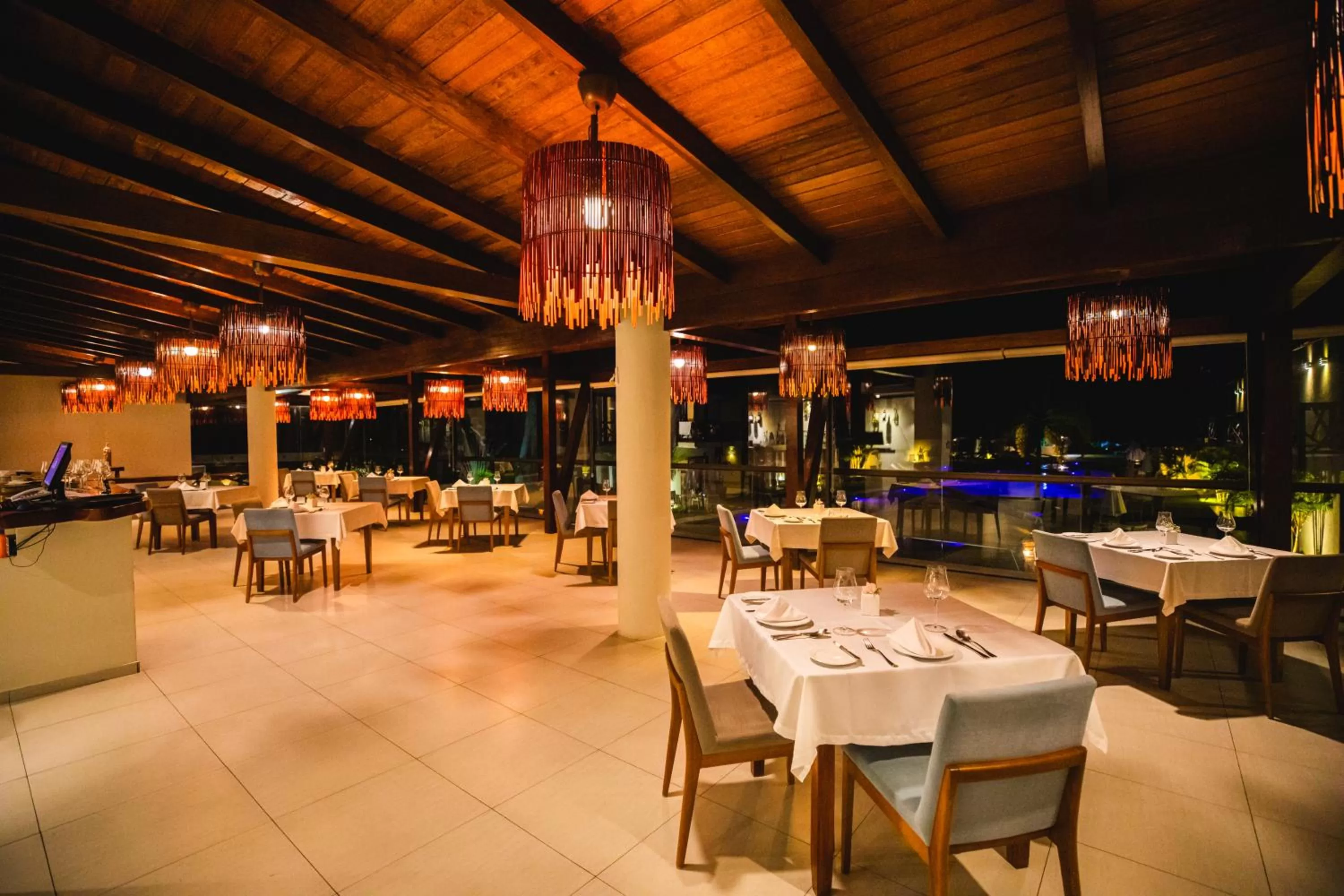 Restaurant/places to eat in Pousada Rangai