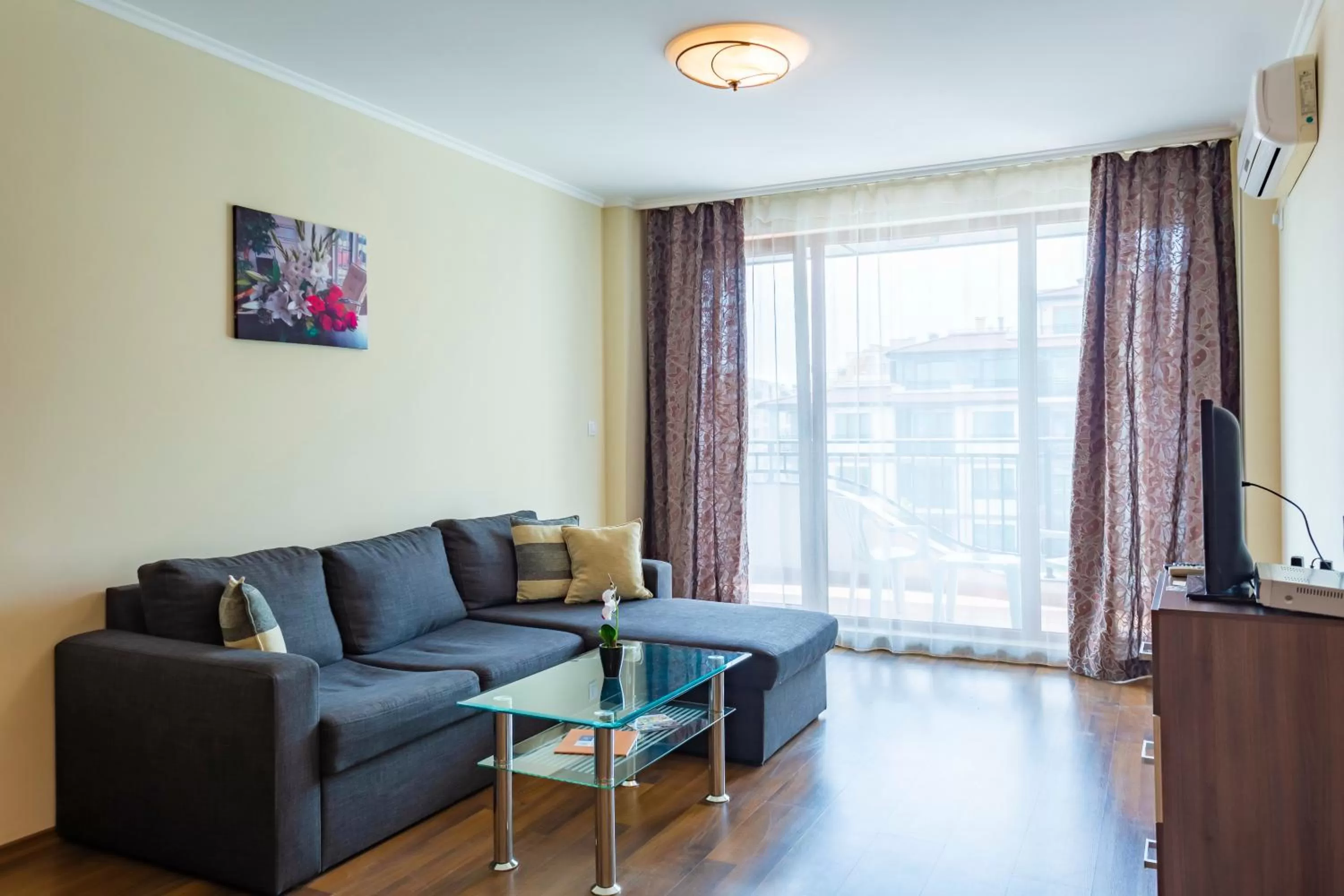 Living room in Rose Gardens Apart Hotel