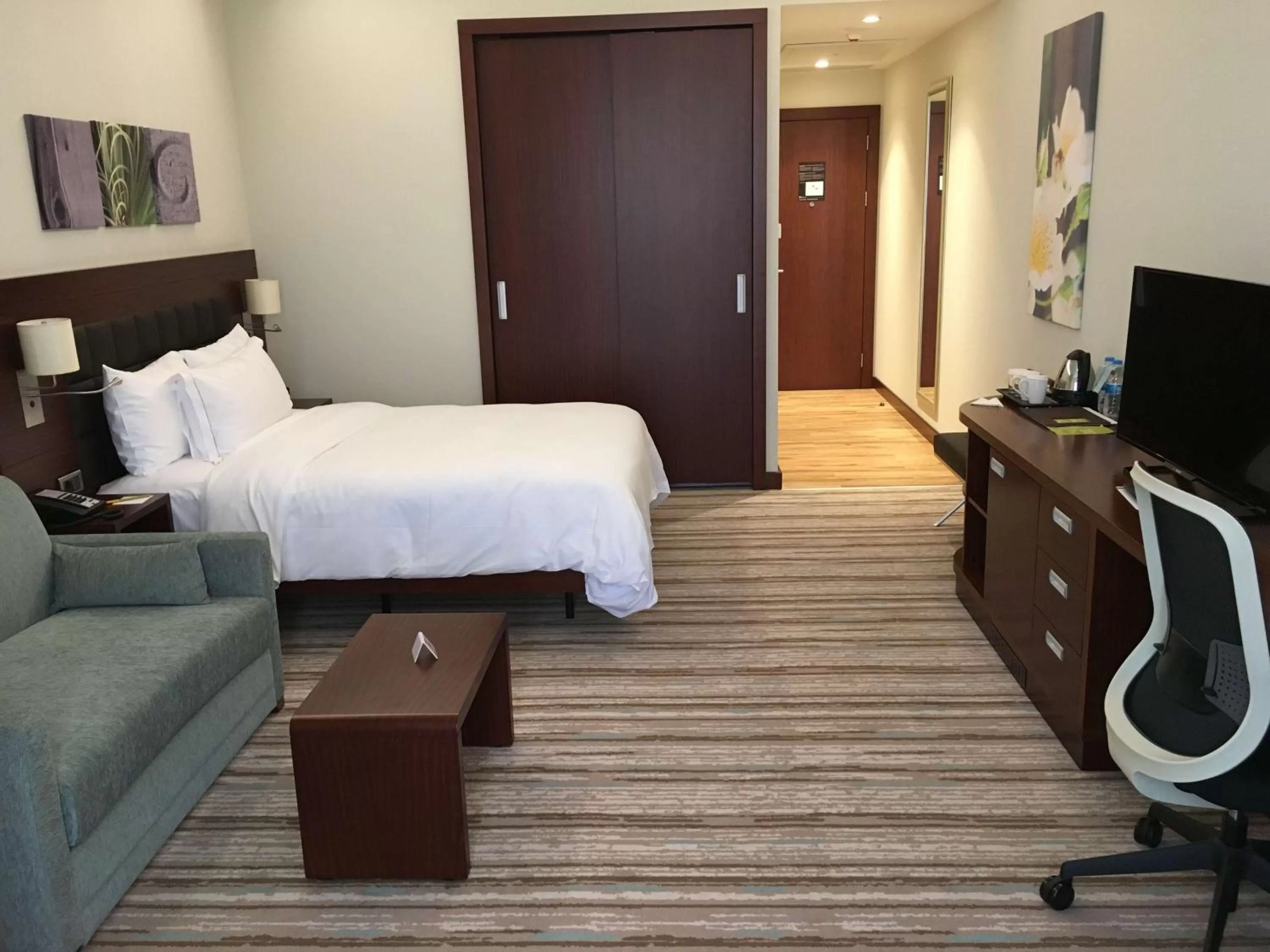 Bedroom, Bed in Hilton Garden Inn Corlu