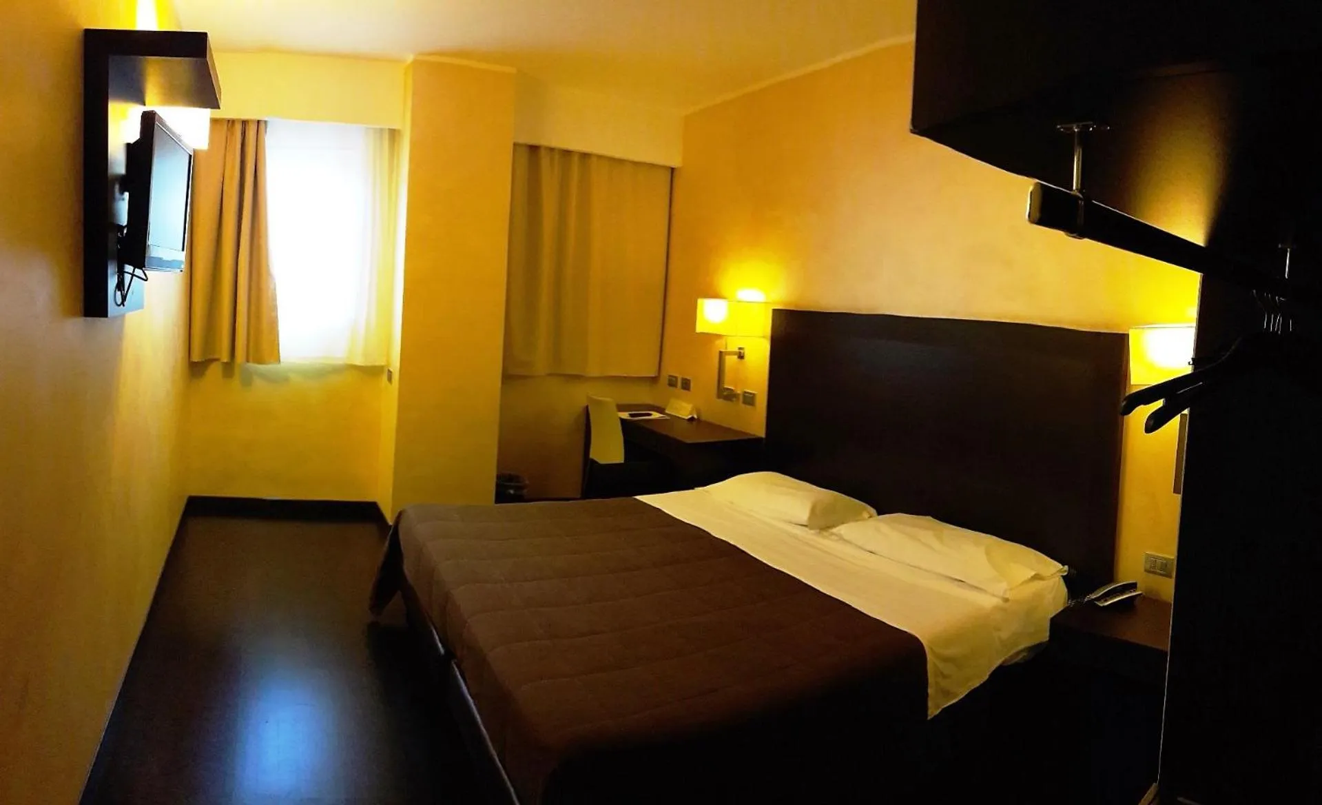 Economy Double Room in E' Hotel