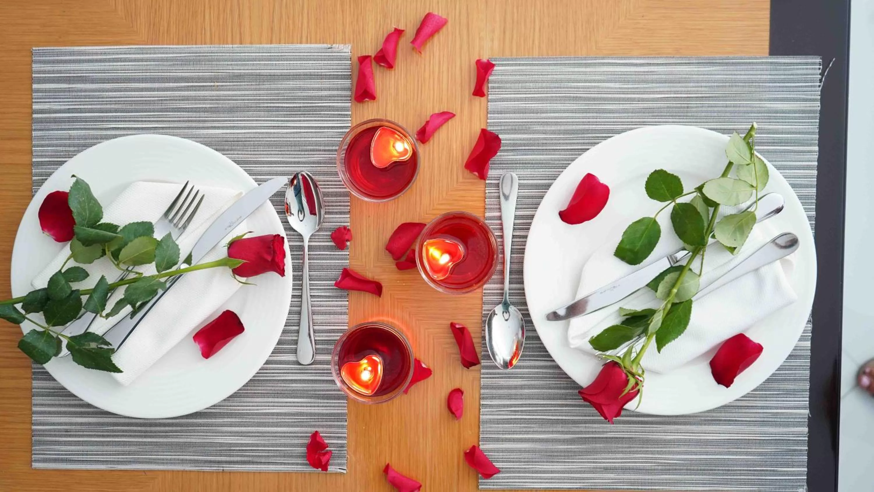 Food and drinks in Savoy Crest Hotel Apartments