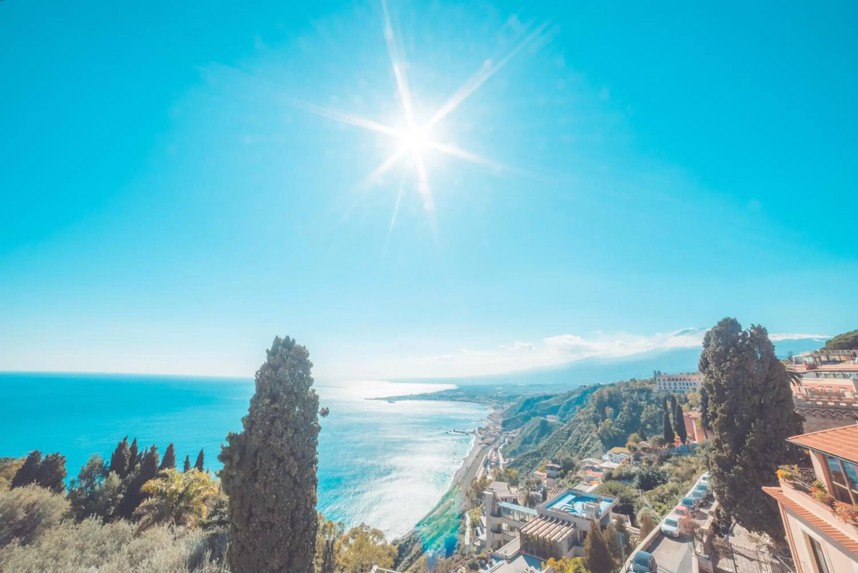 Deluxe Double or Twin Room with Sea View in Hotel Villa Paradiso Deluxe Double or Twin Room with Sea View in Hotel Villa Paradiso