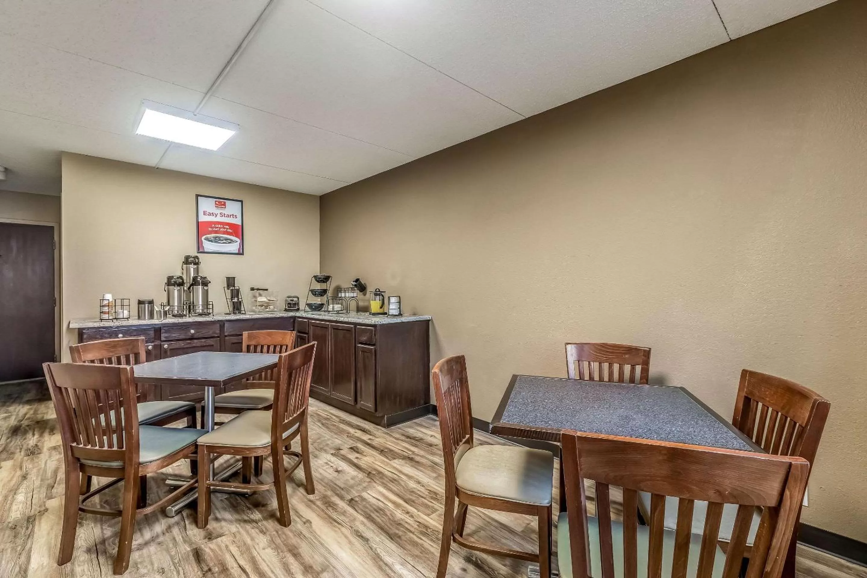 Restaurant/places to eat in Econo Lodge Albert Lea