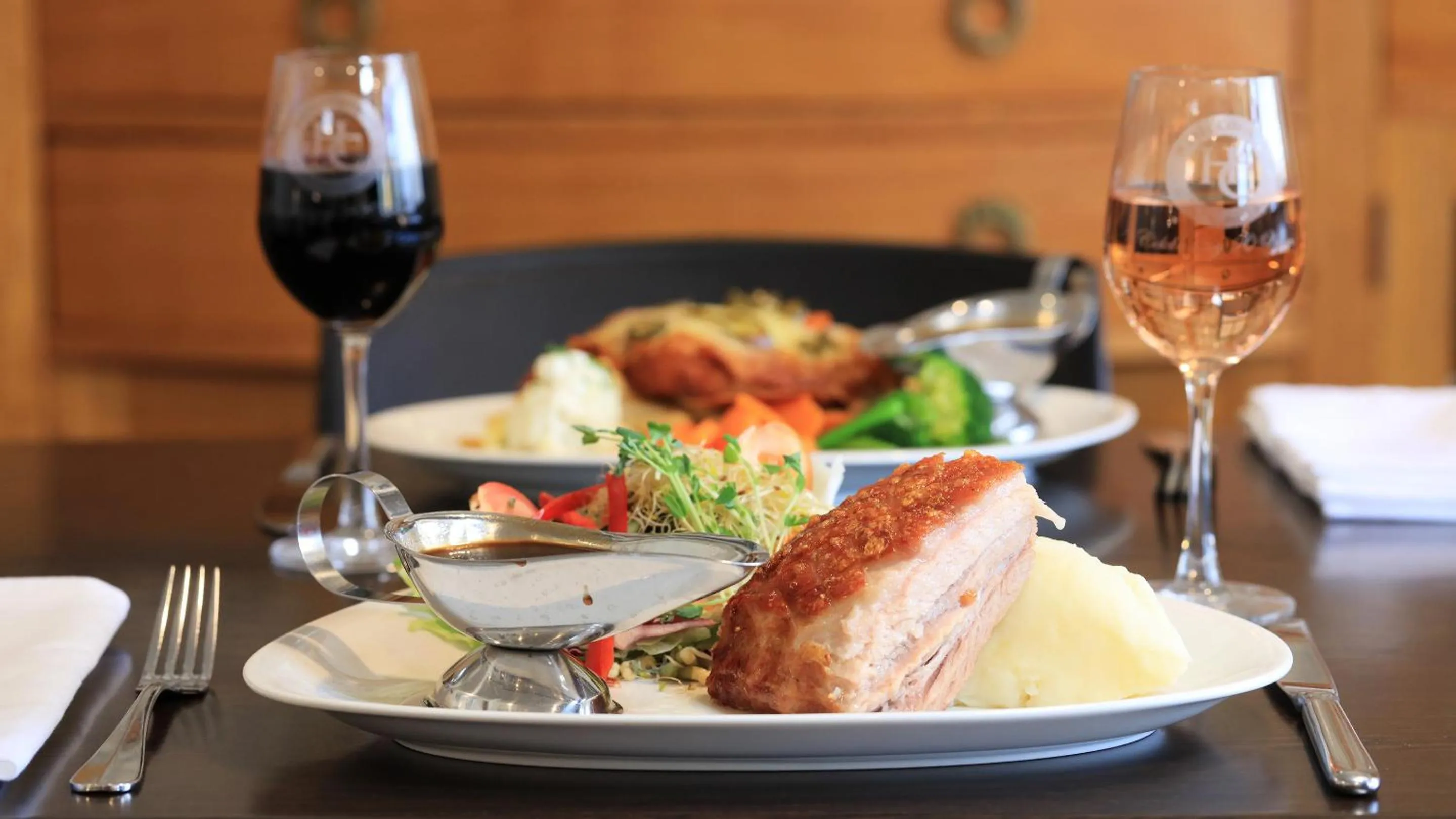 Food and drinks in Hotel Corones