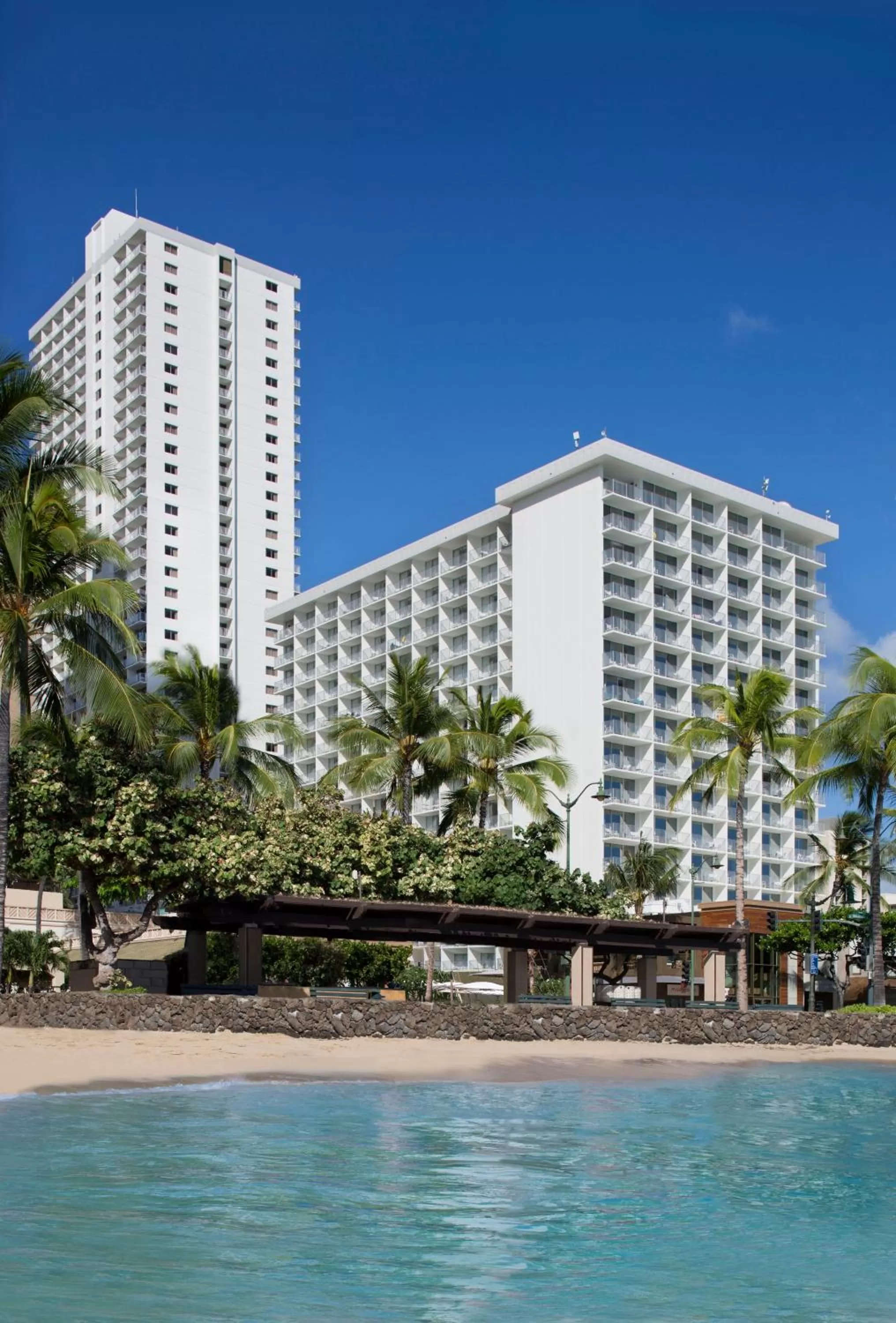 Facade/entrance in 'Alohilani Resort Waikiki Beach